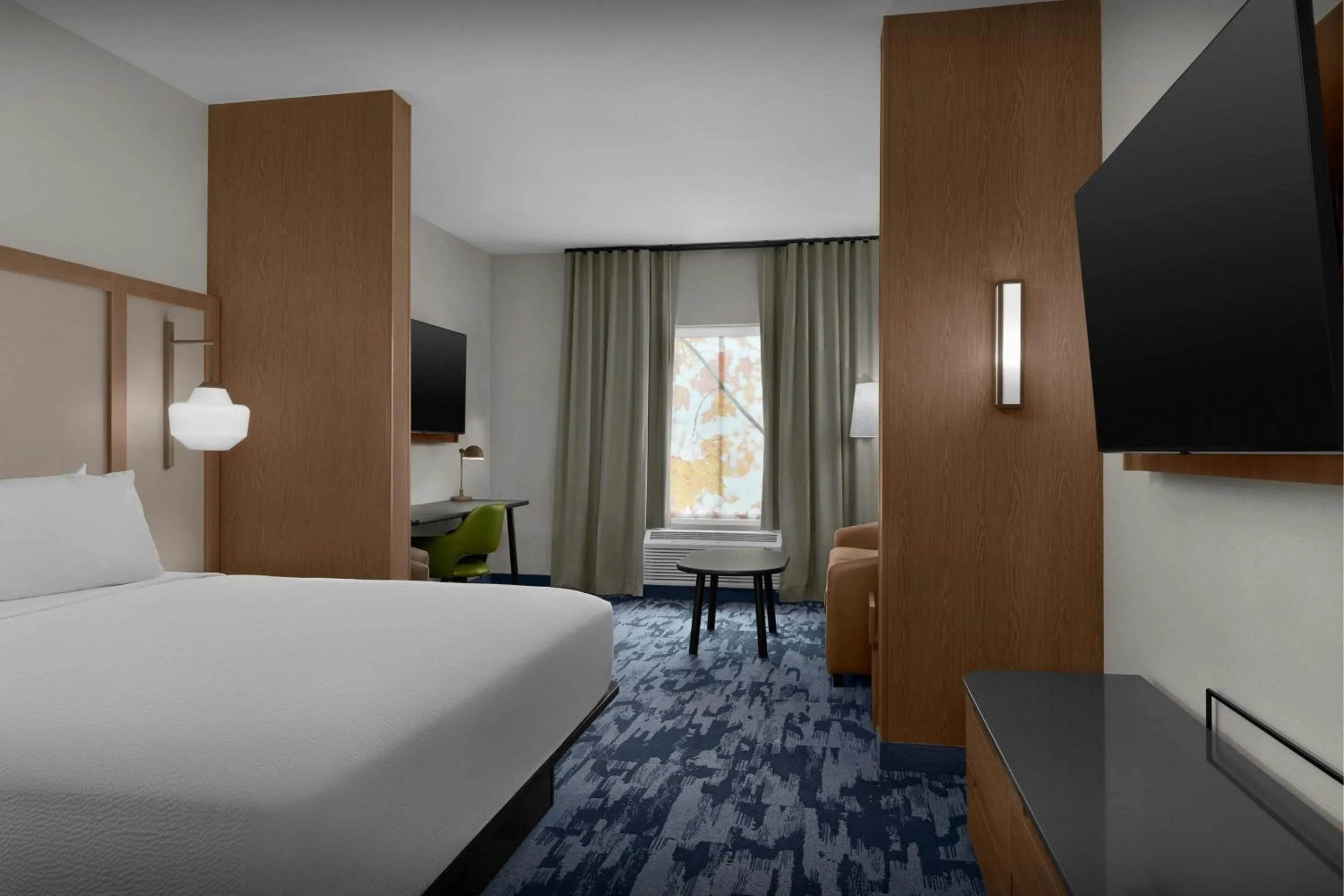 Photo of the whole room, Bed in Fairfield Inn & Suites Weldon