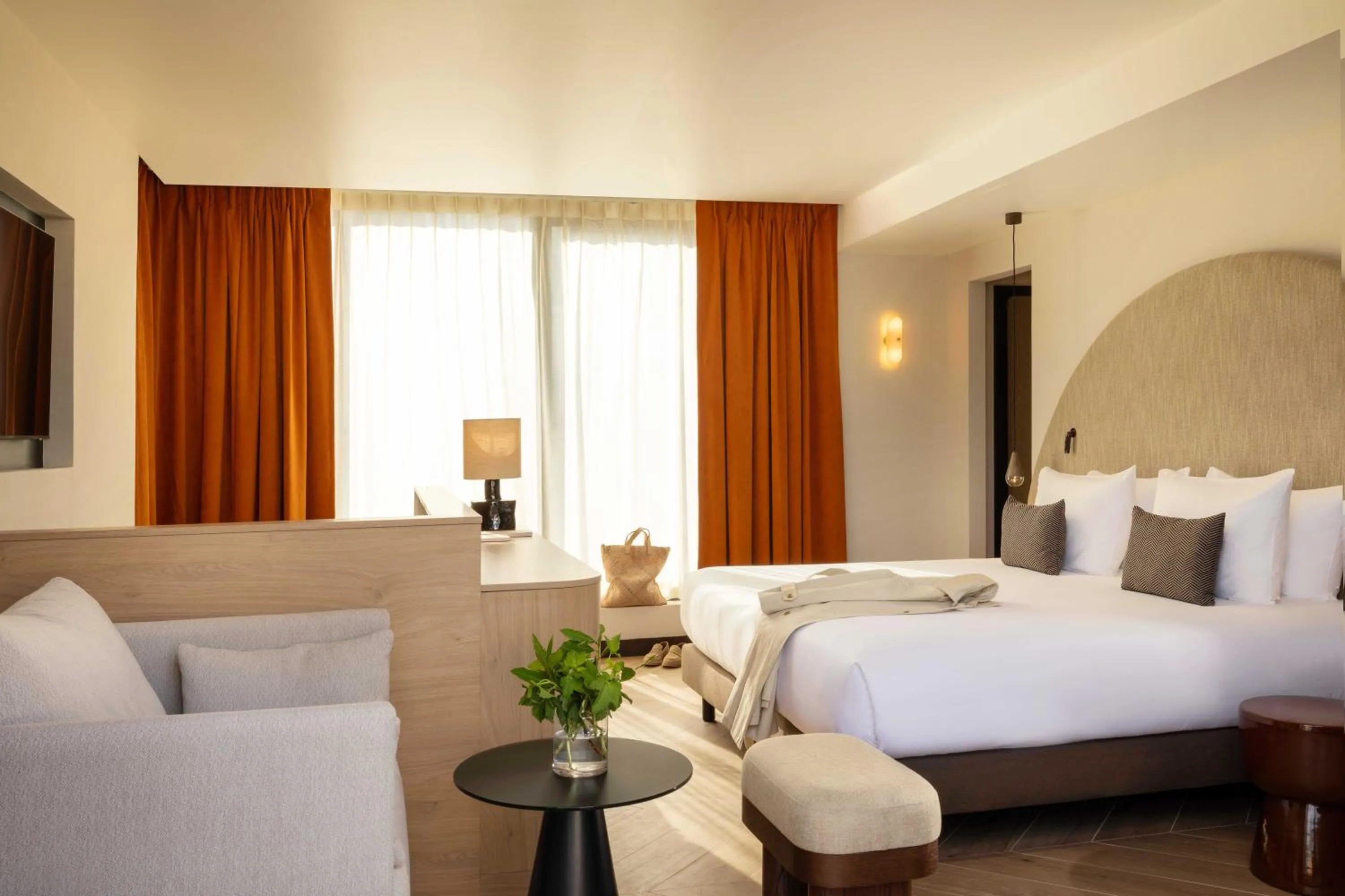 Bedroom, Bed in Belinda Hôtel & Spa