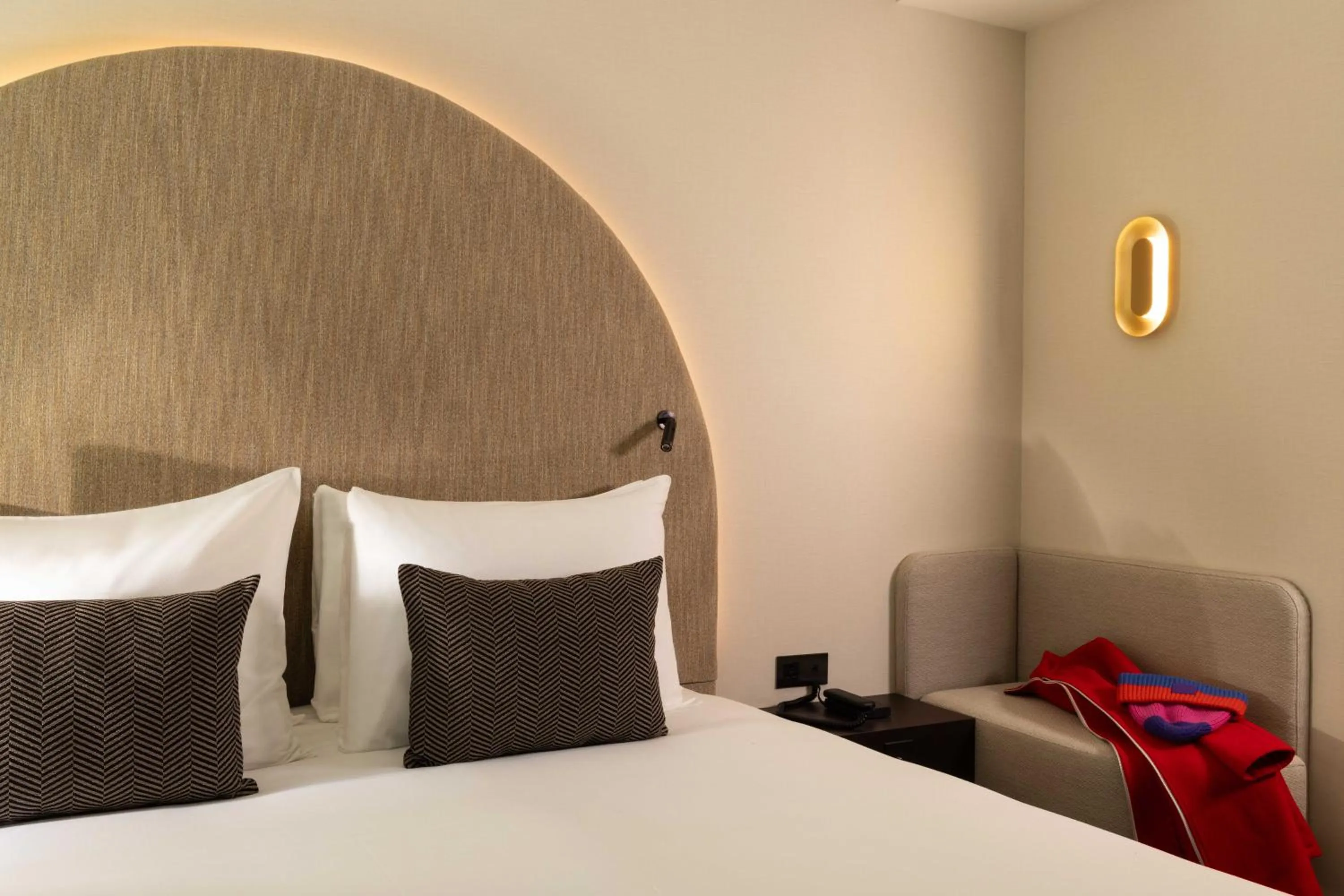 Bedroom, Bed in Belinda Hôtel & Spa