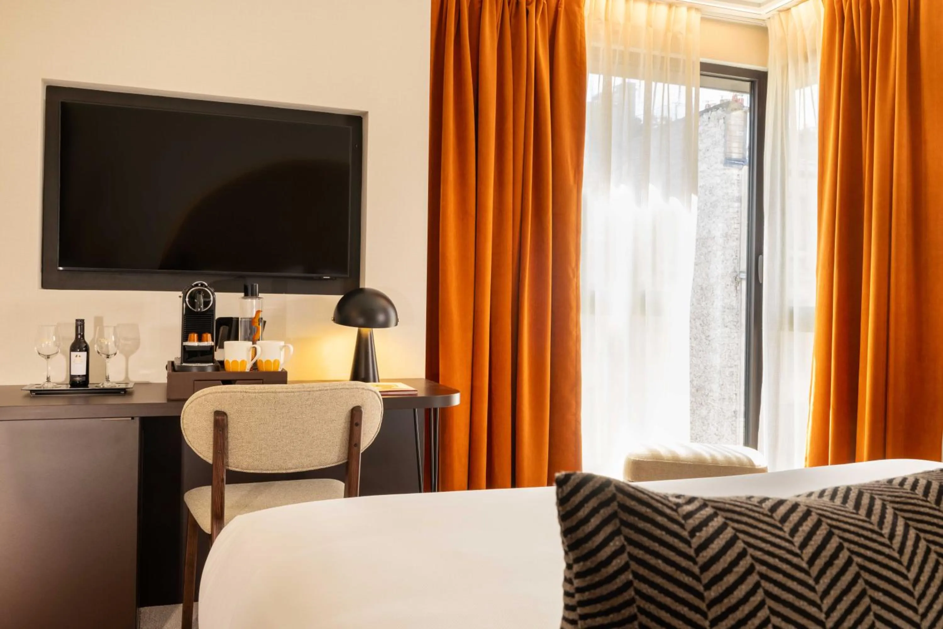 Bedroom, Bed in Belinda Hôtel & Spa