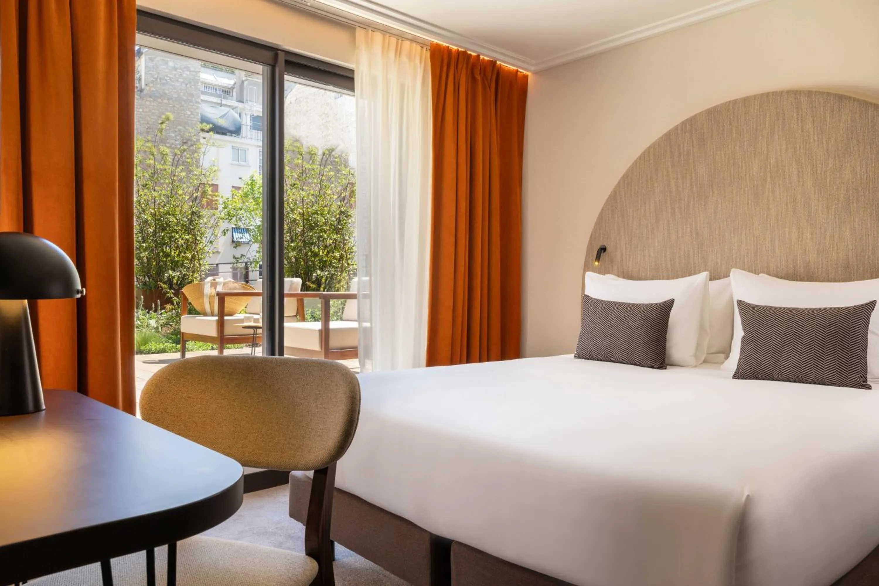 Bedroom, Bed in Belinda Hôtel & Spa