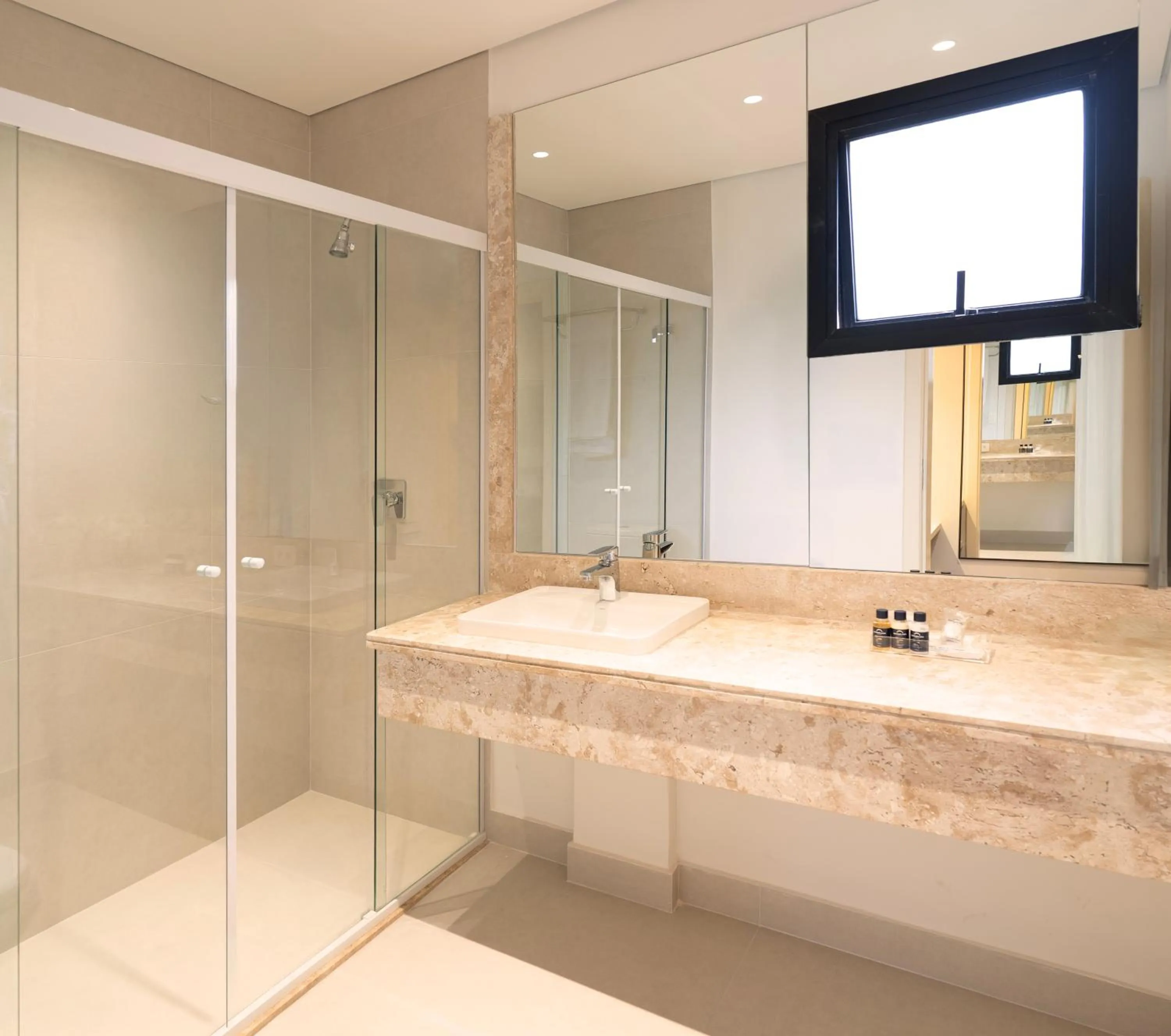 Bathroom in Estanplaza Nações Unidas