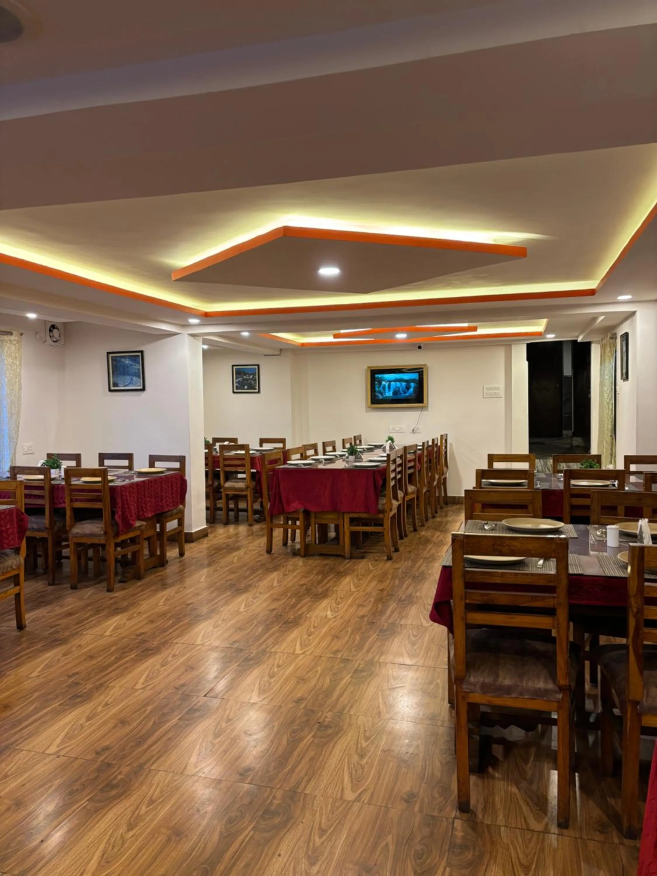 Restaurant/places to eat in Hotel KASTURI PALACE & RESTAURANT DARJEELING