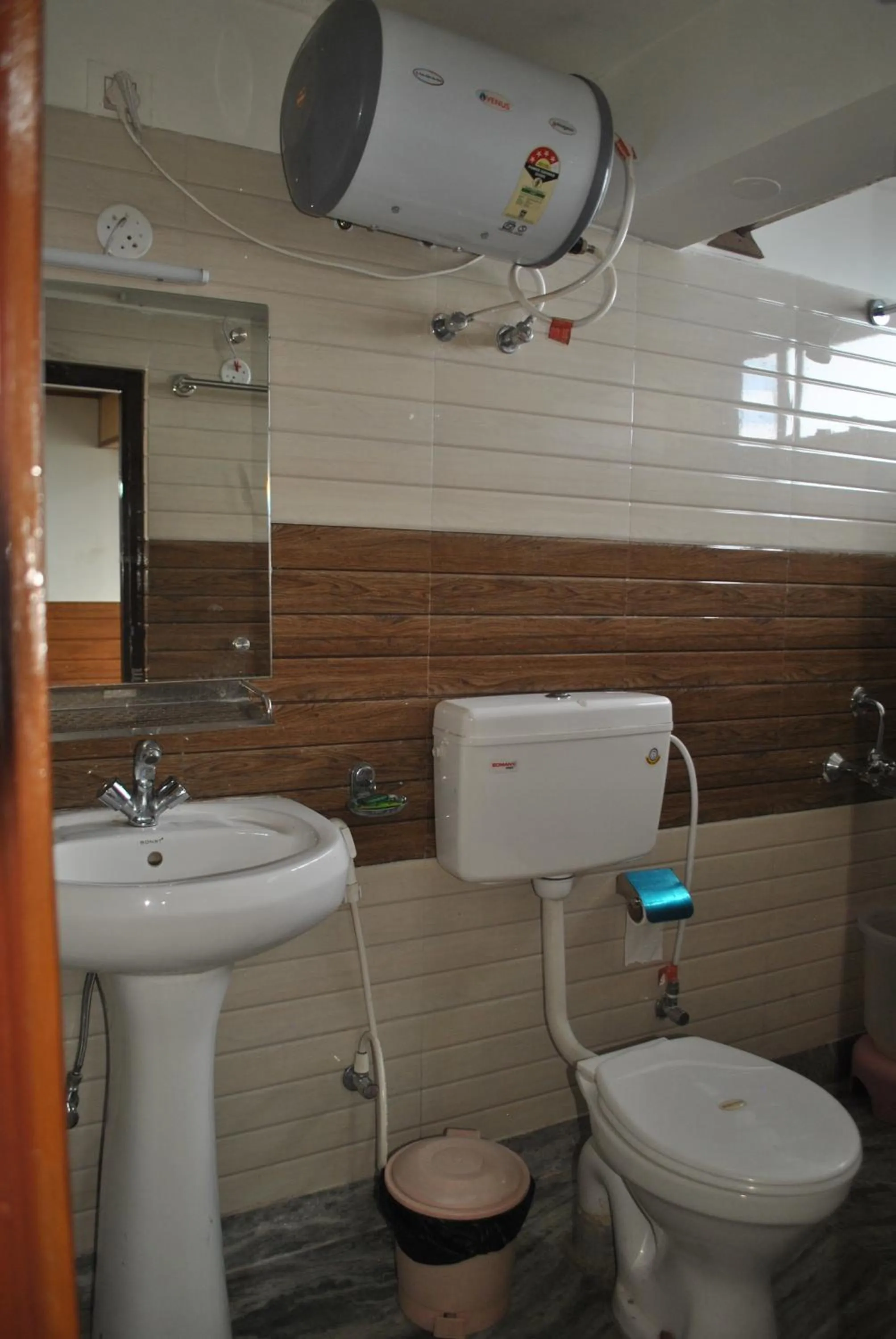 Toilet in Hotel KASTURI PALACE & RESTAURANT DARJEELING