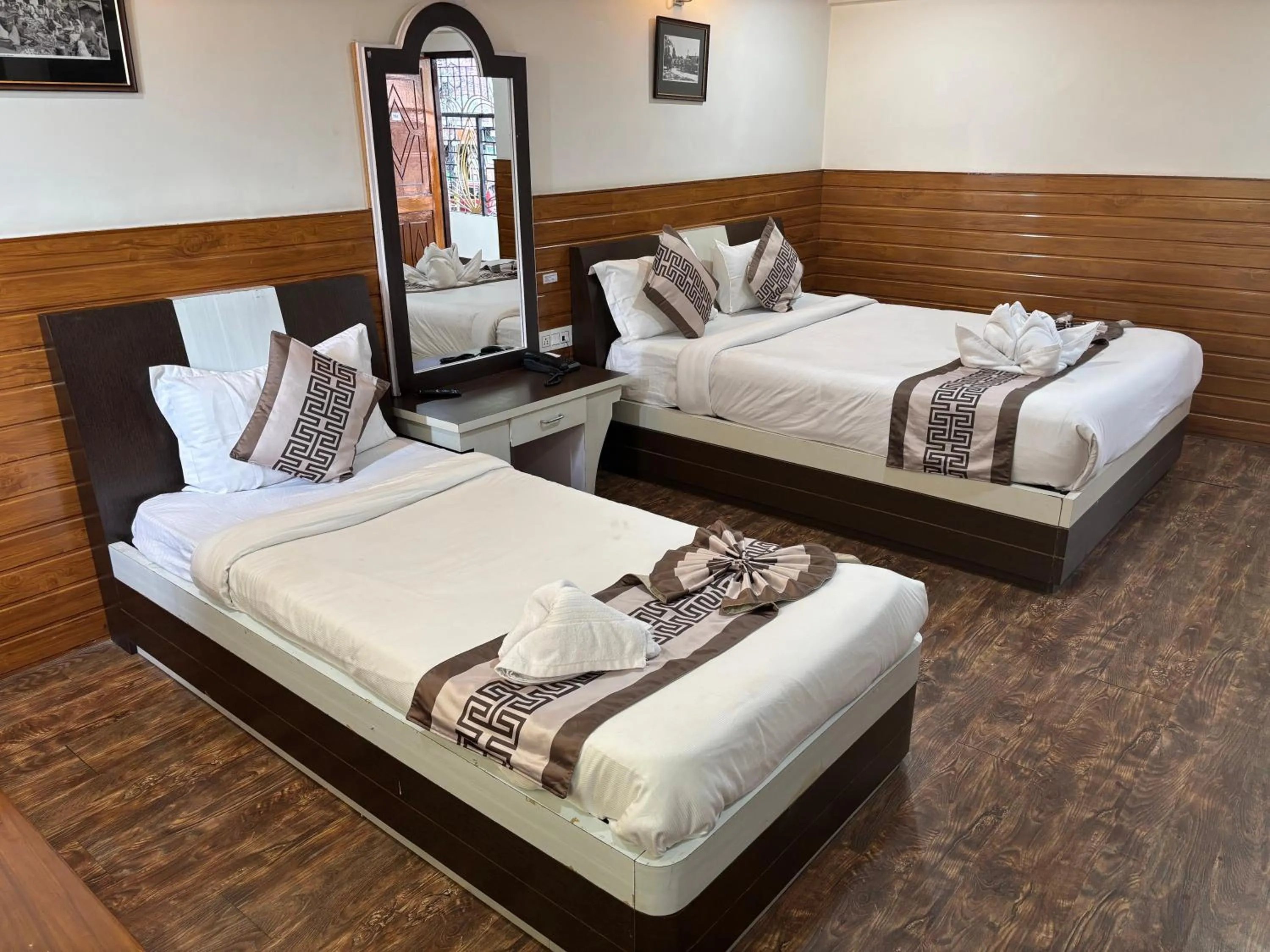 Bed in Hotel KASTURI PALACE & RESTAURANT DARJEELING