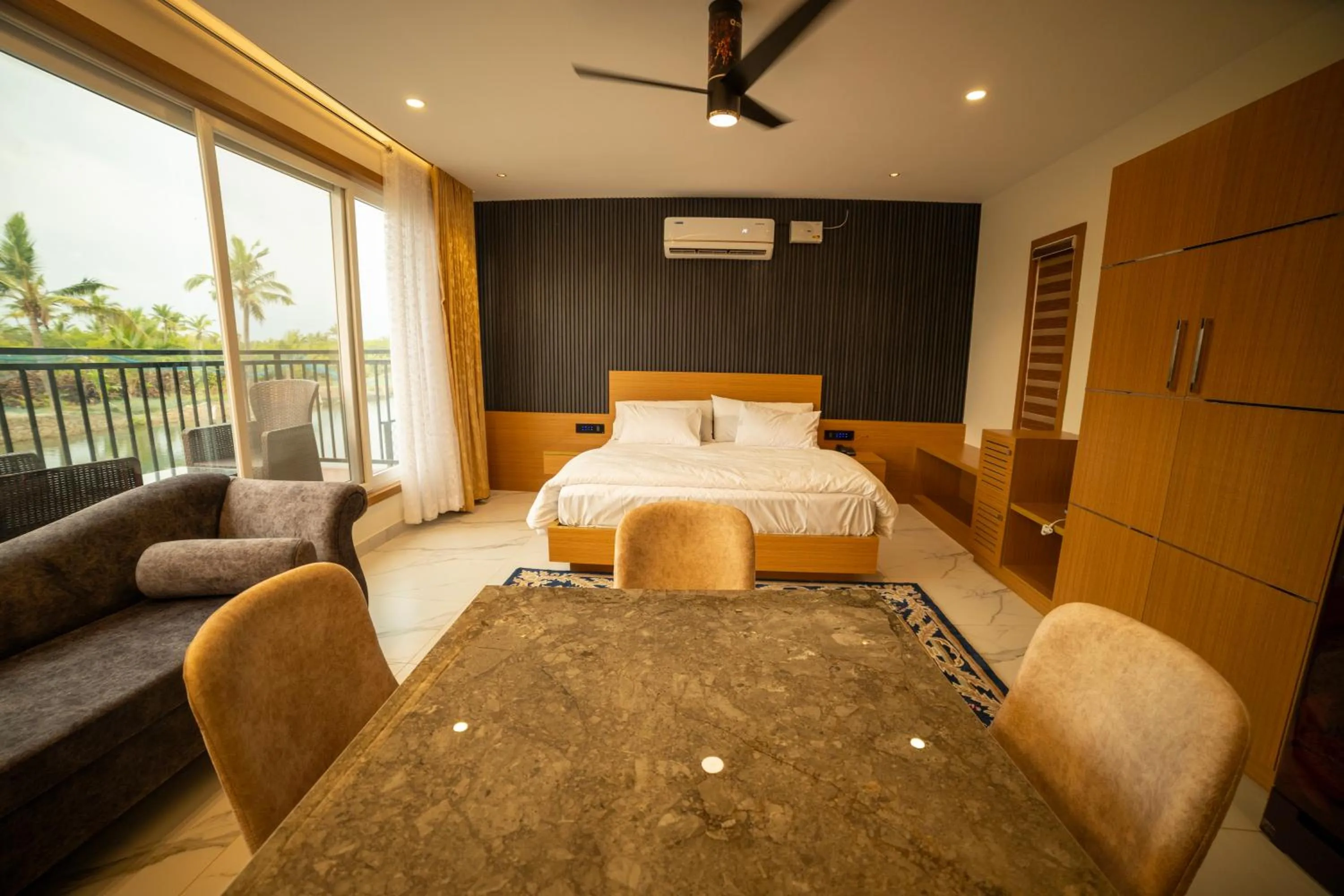 Bed in S Cross Munroe Island Resort