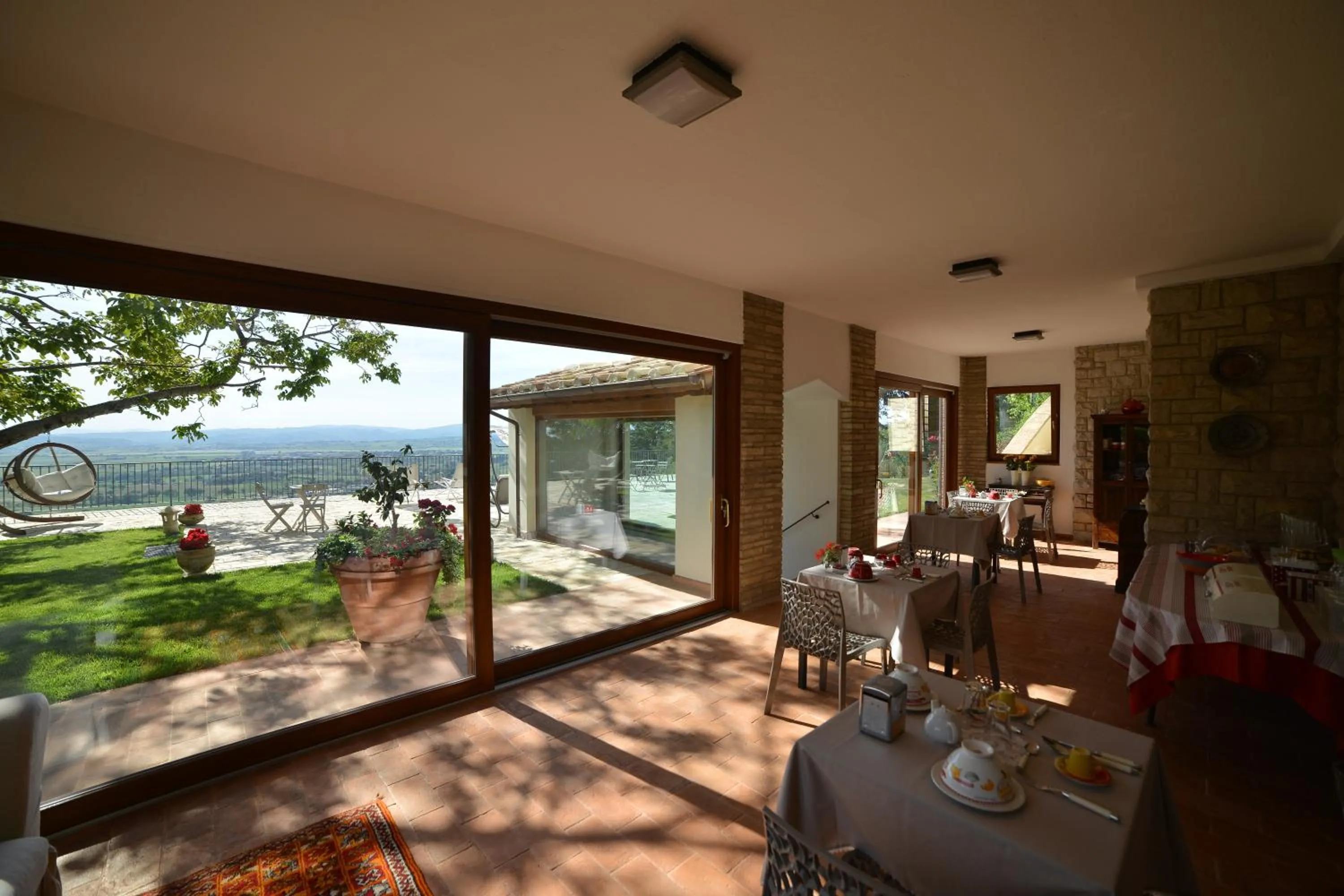 Restaurant/places to eat in Villa Clara