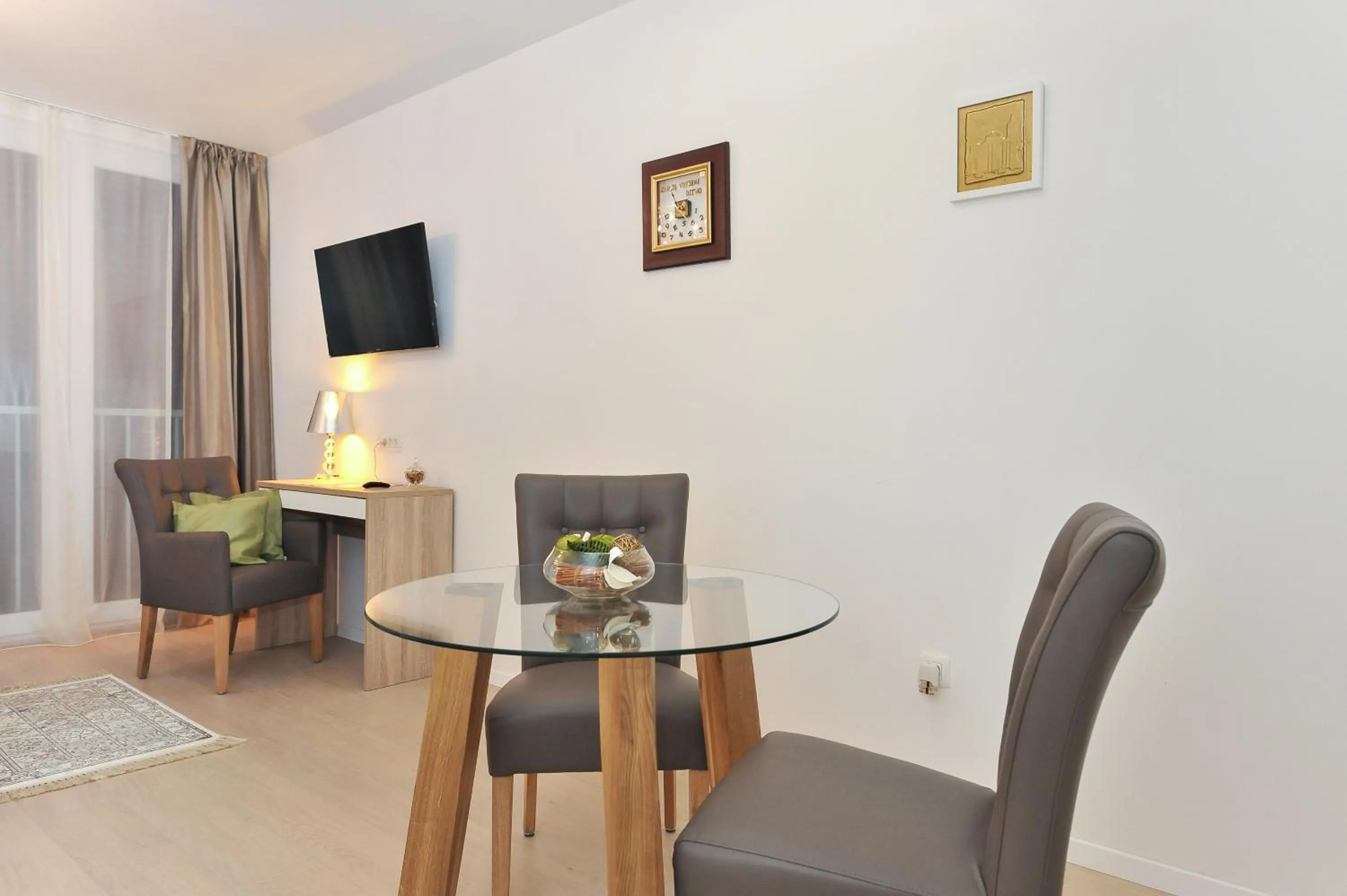 Dining area in Luka Residence Apartments