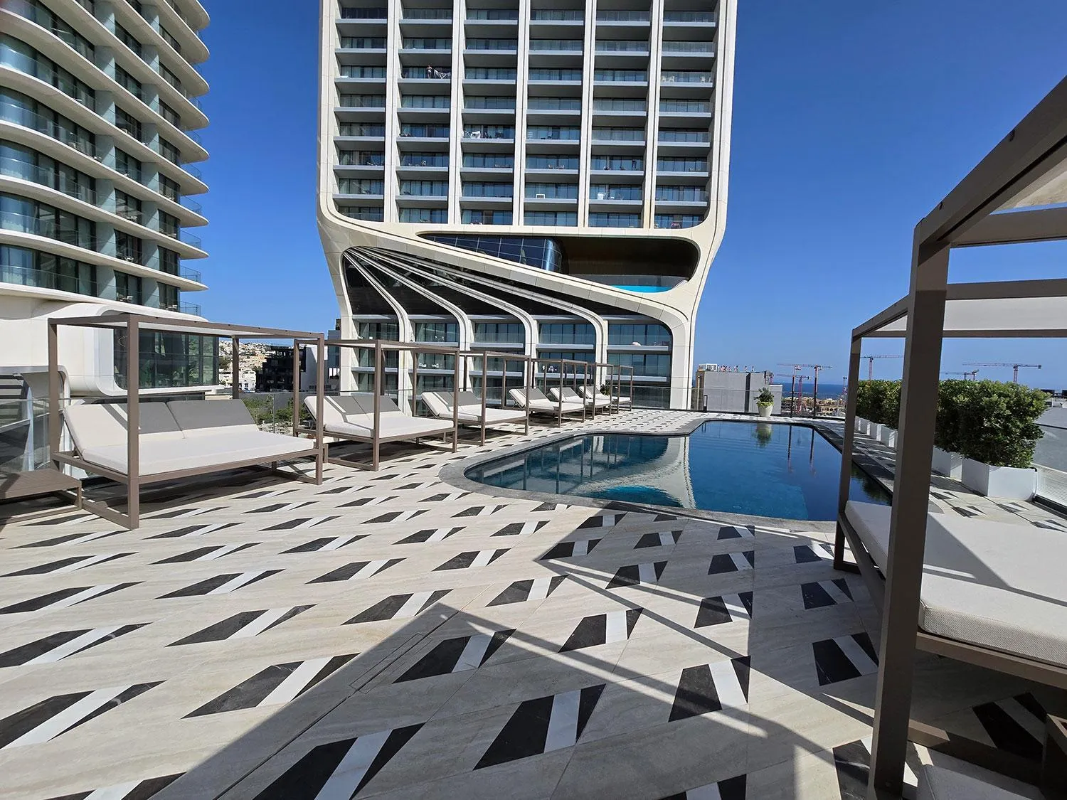 Swimming pool in Mercury Suites - Skydream Getaways