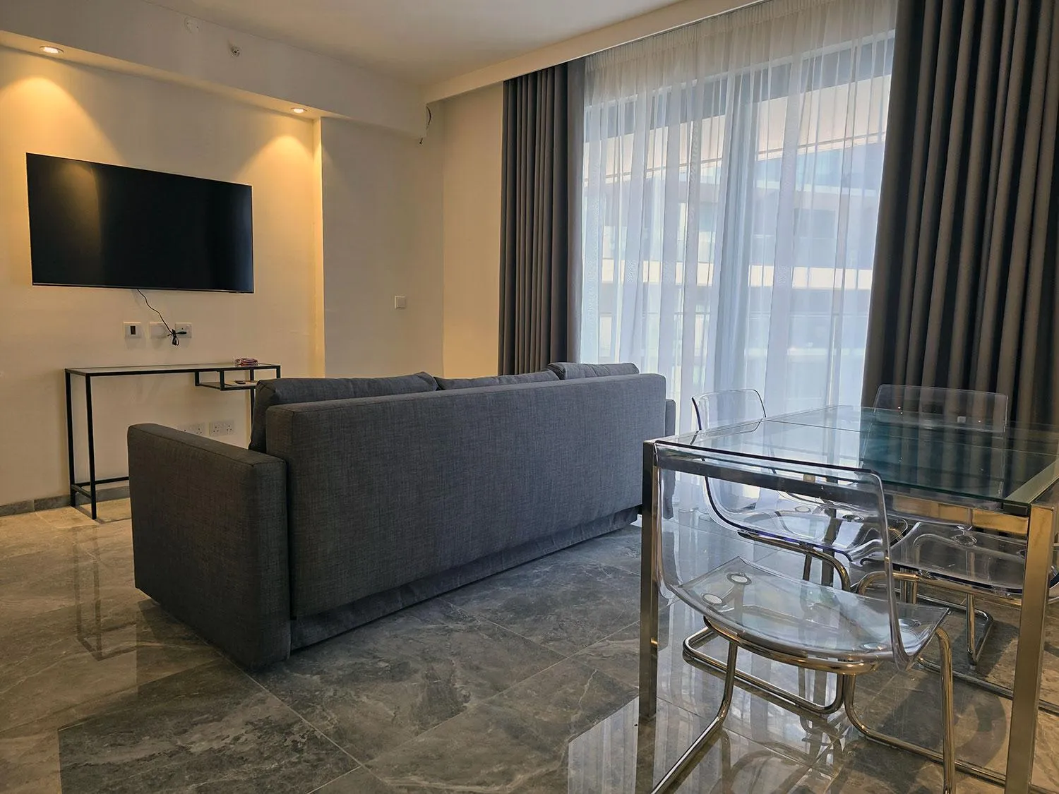 TV and multimedia in Mercury Suites - Skydream Getaways