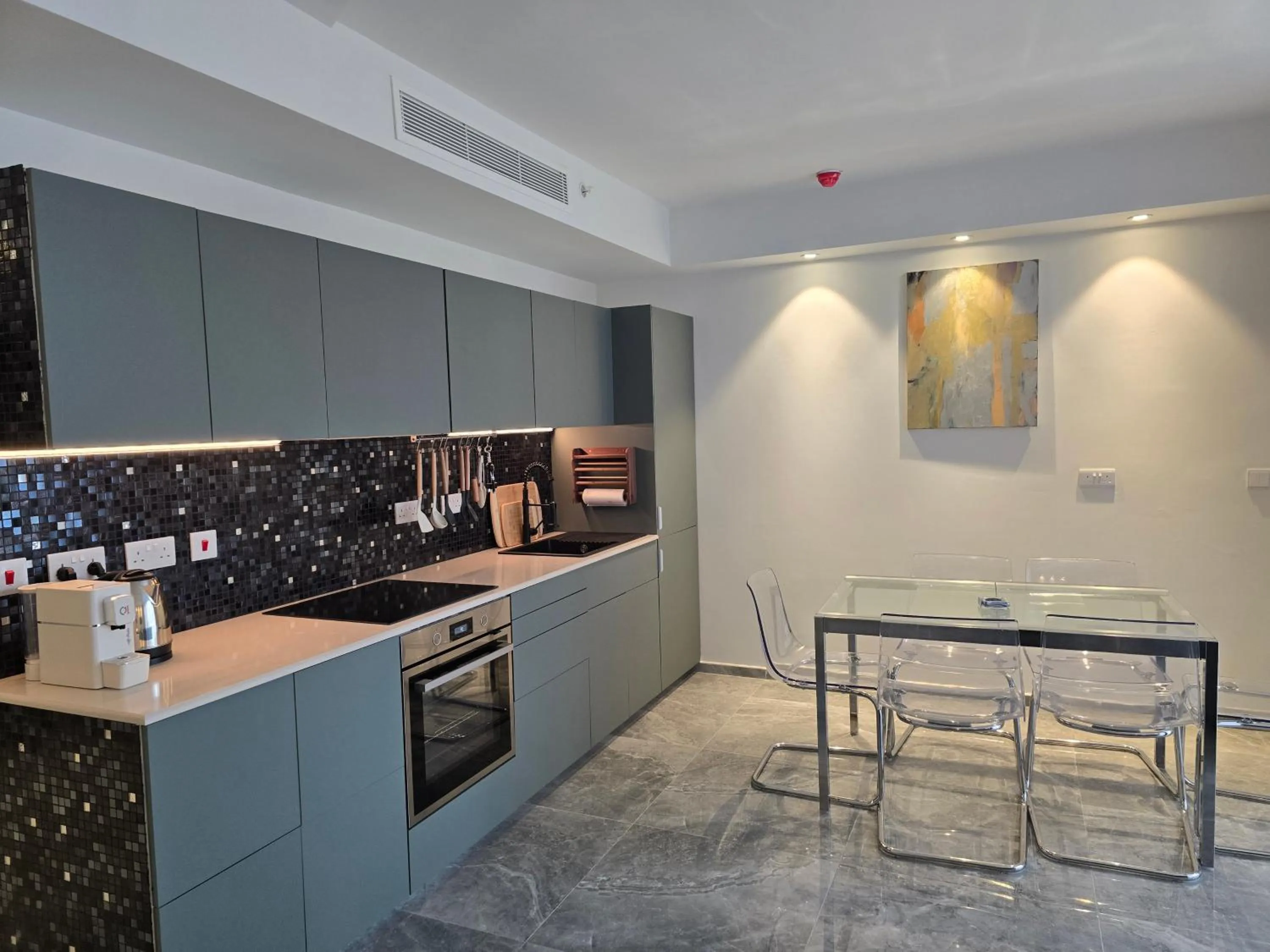 Coffee/tea facilities in Mercury Suites - Skydream Getaways