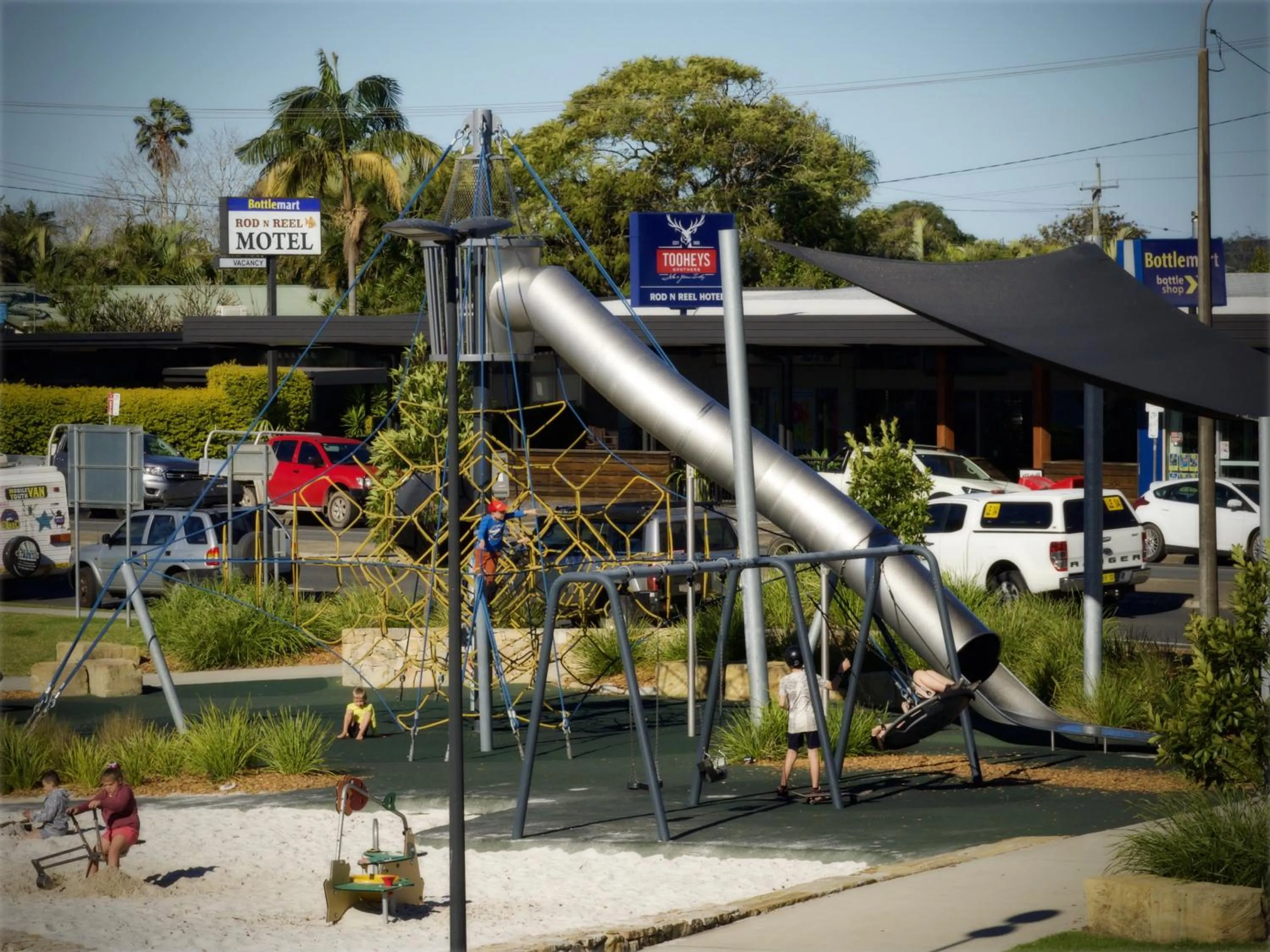 Children play ground in Rod 'N' Reel Hotel Motel Woodburn