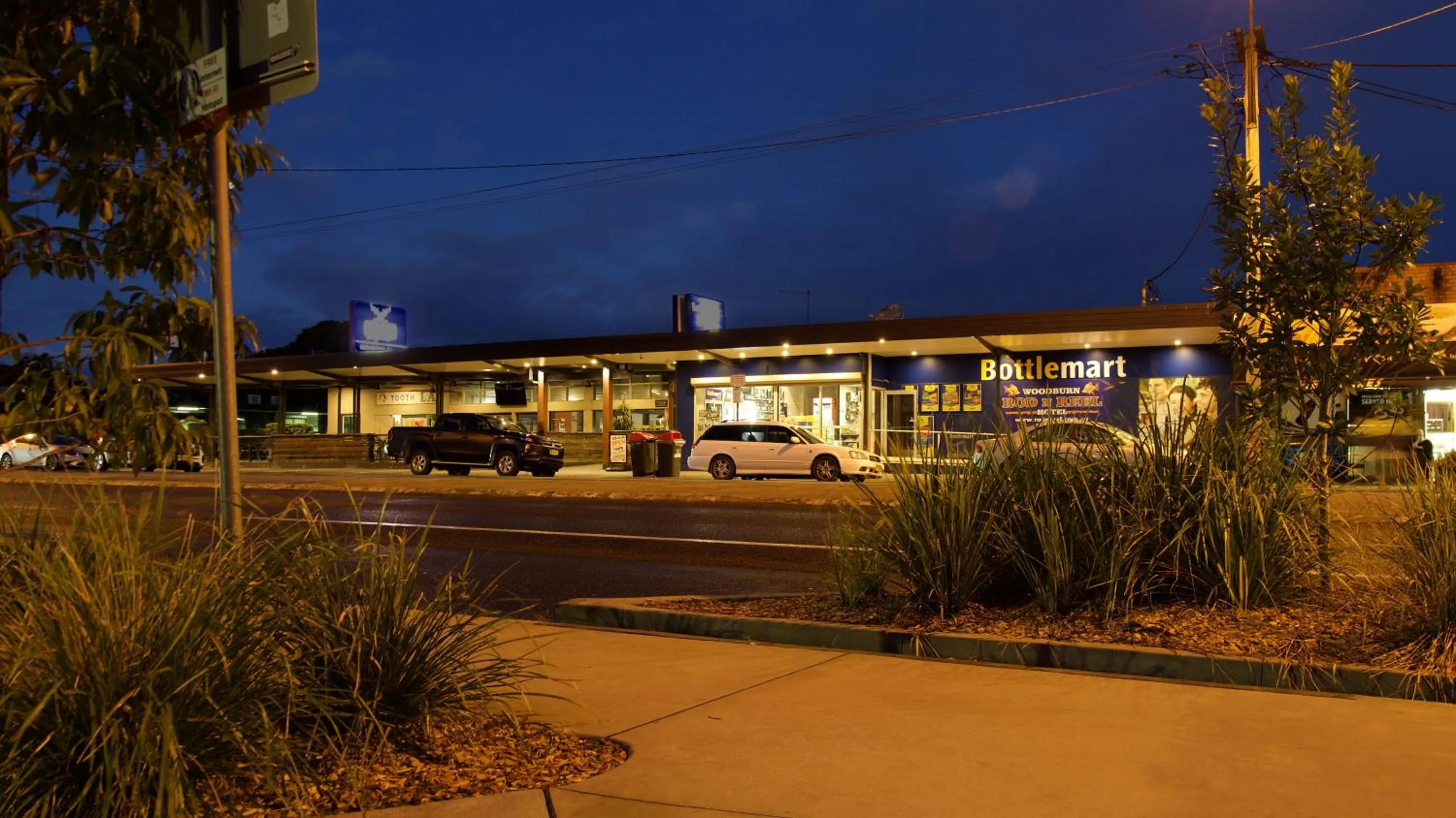 Property building in Rod 'N' Reel Hotel Motel Woodburn