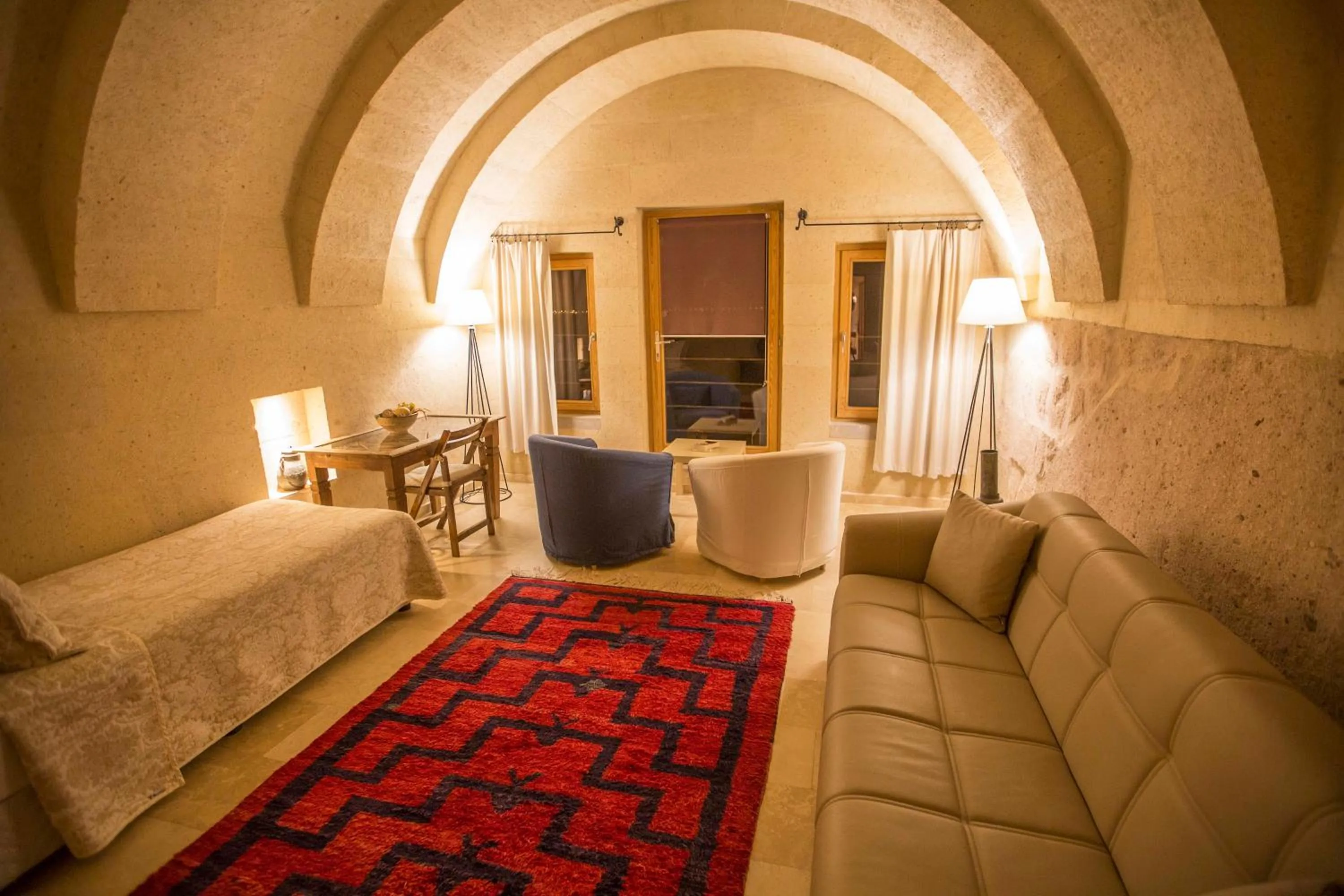 Living room in Kistar Cave Hotel