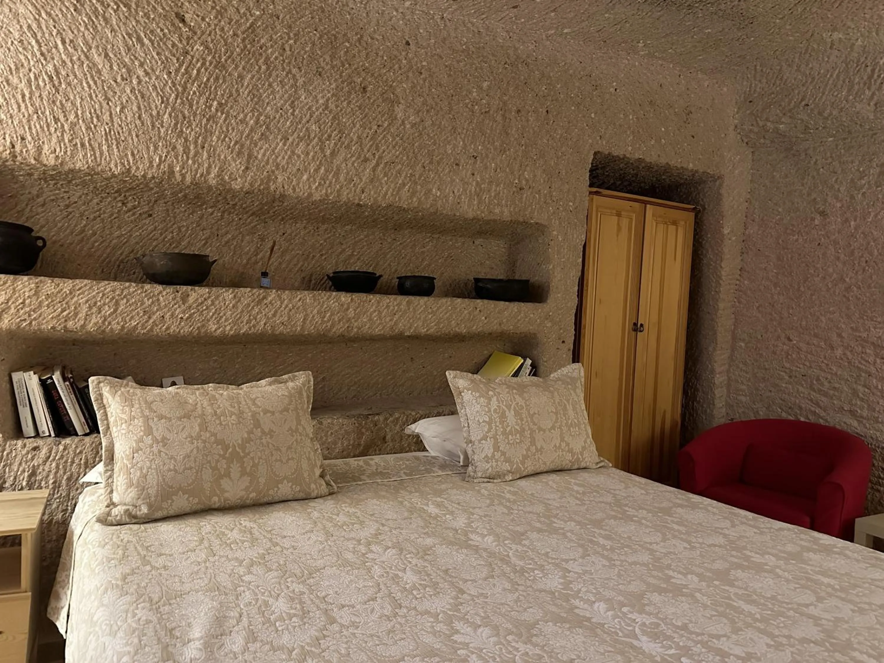 Bed in Kistar Cave Hotel