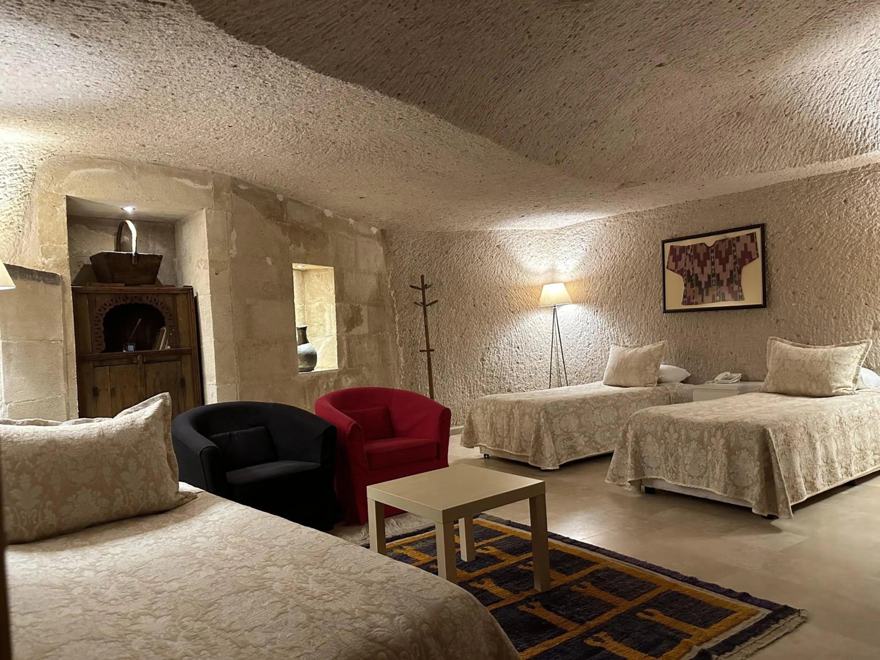 Photo of the whole room, Bed in Kistar Cave Hotel