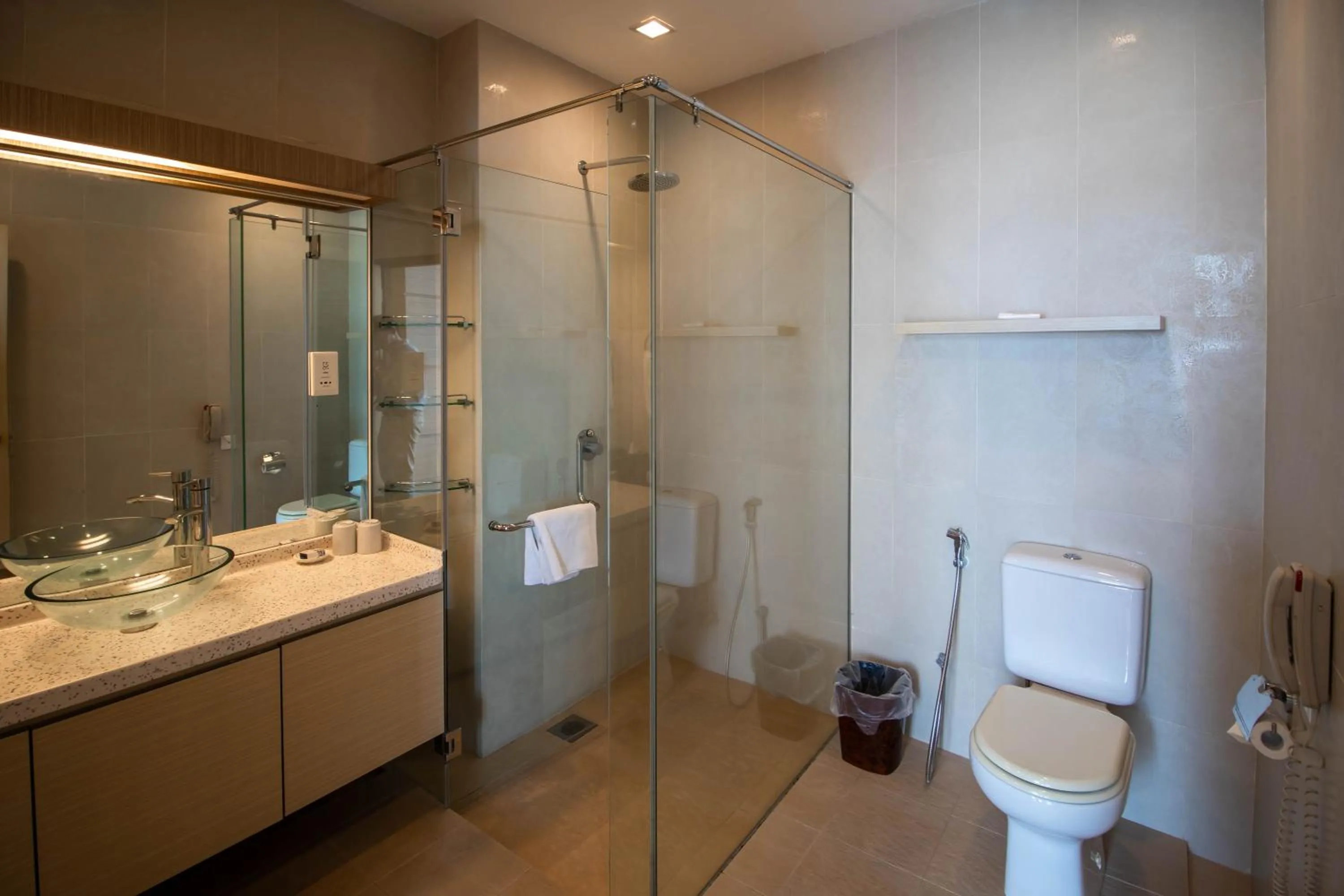Shower in Republic of Singapore Yacht Club