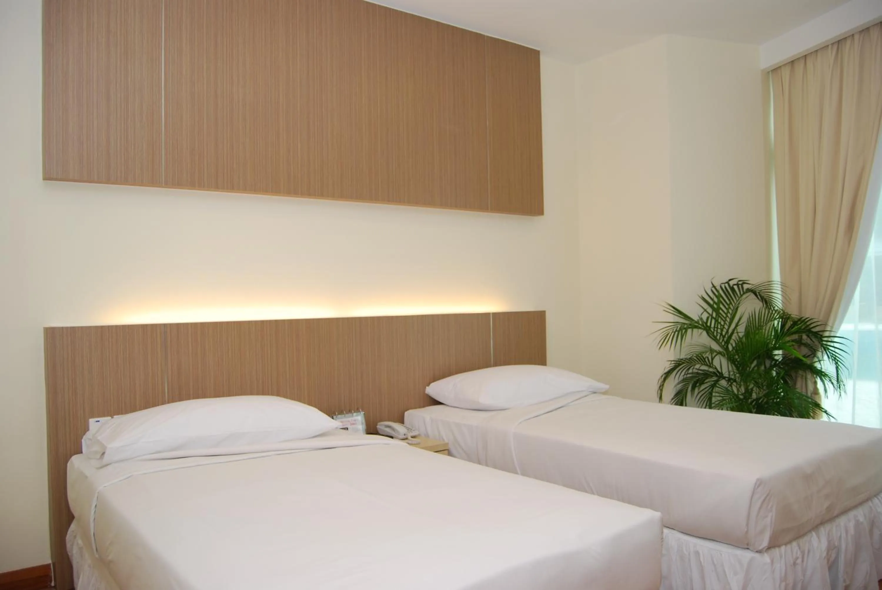 Bedroom, Bed in Republic of Singapore Yacht Club