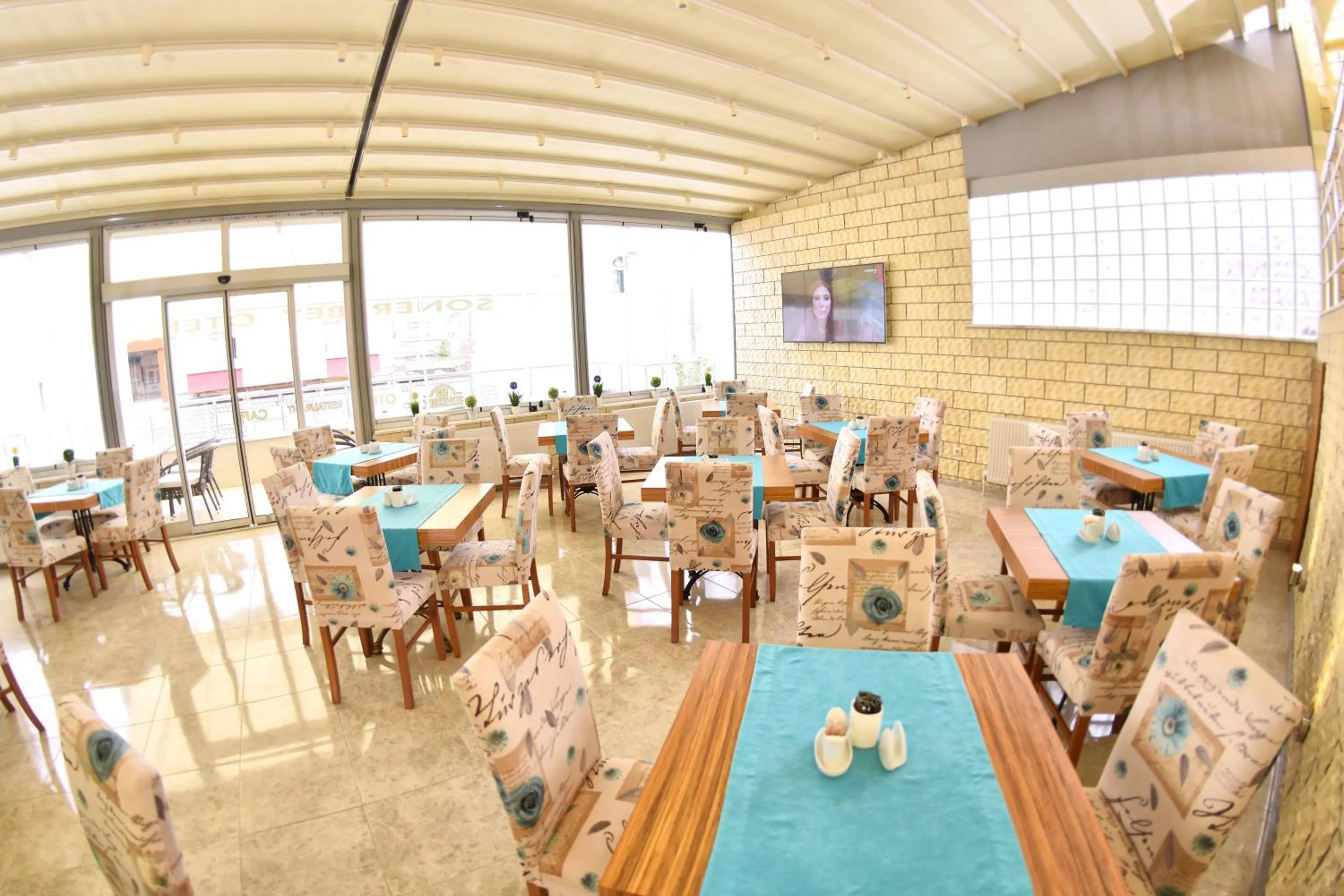 Restaurant/places to eat in Sonerbey Otel