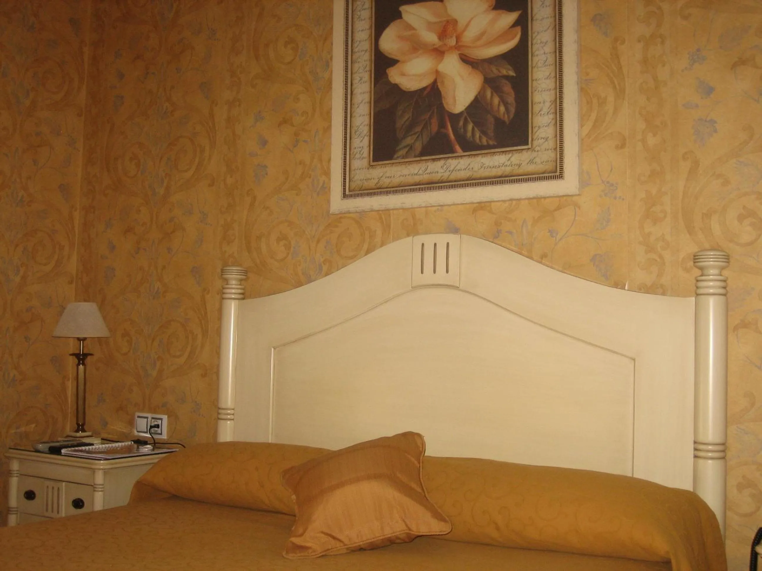 Bed in Hotel Santiago