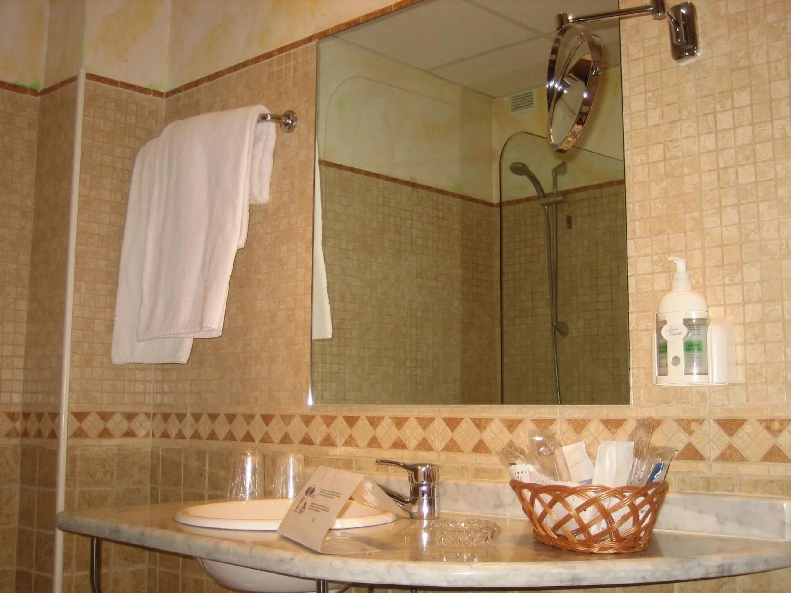 Bathroom in Hotel Santiago