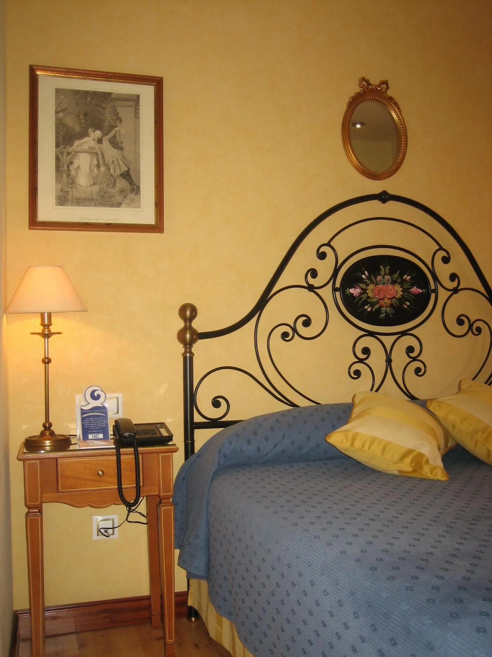 Decorative detail, Bed in Hotel Santiago