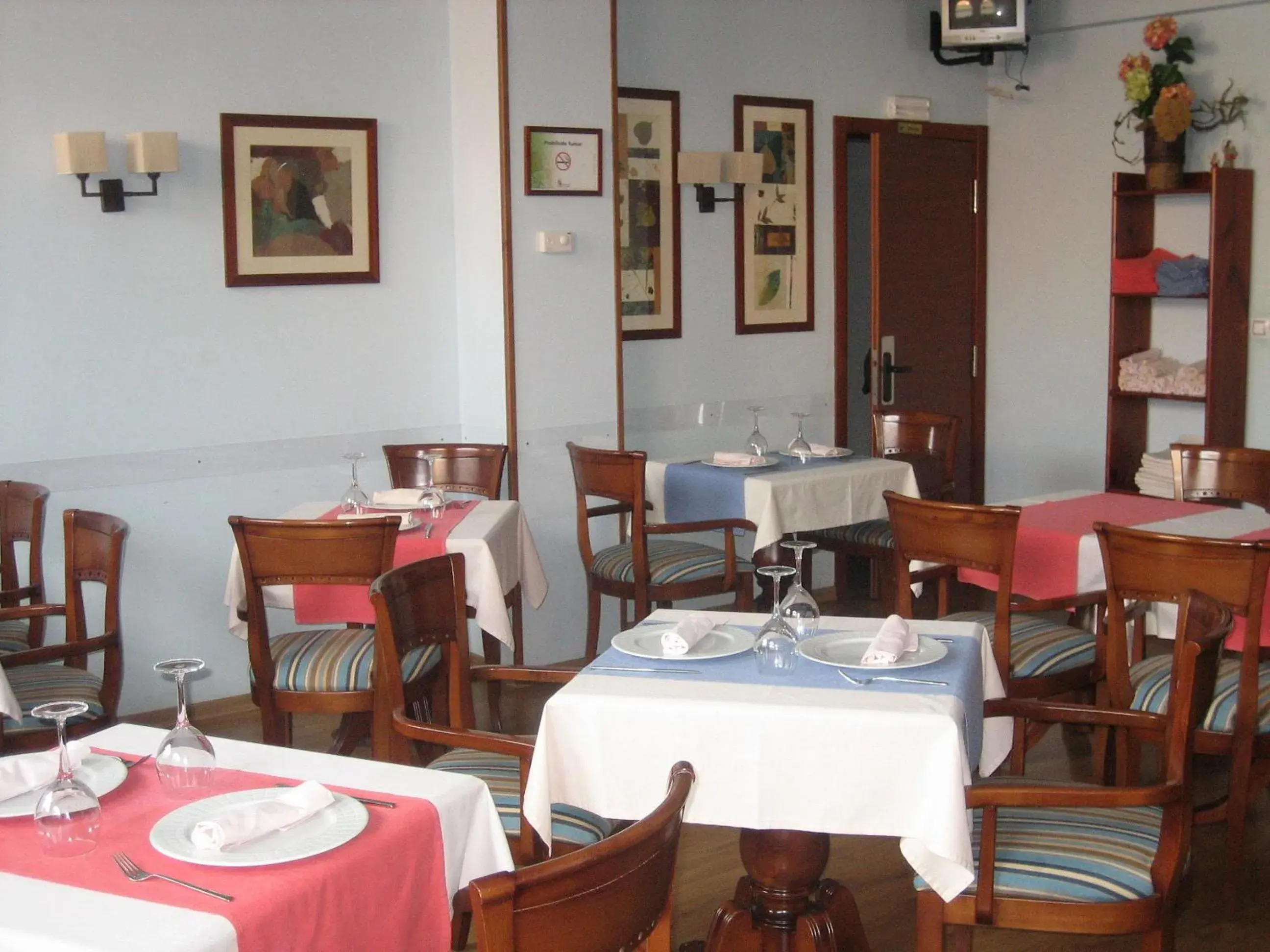 Restaurant/places to eat in Hotel Santiago Restaurant/places to eat in Hotel Santiago