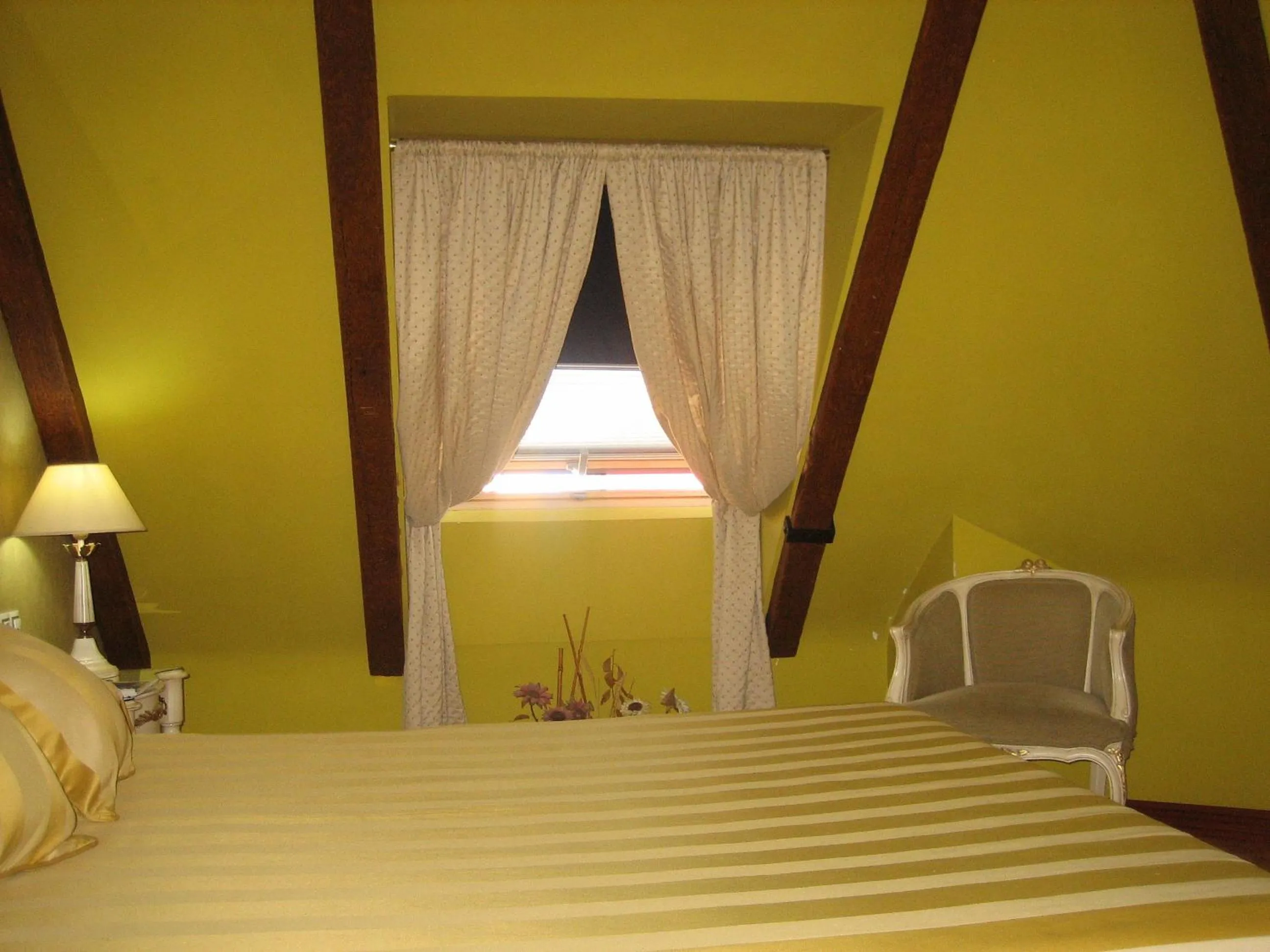 Photo of the whole room, Bed in Hotel Santiago