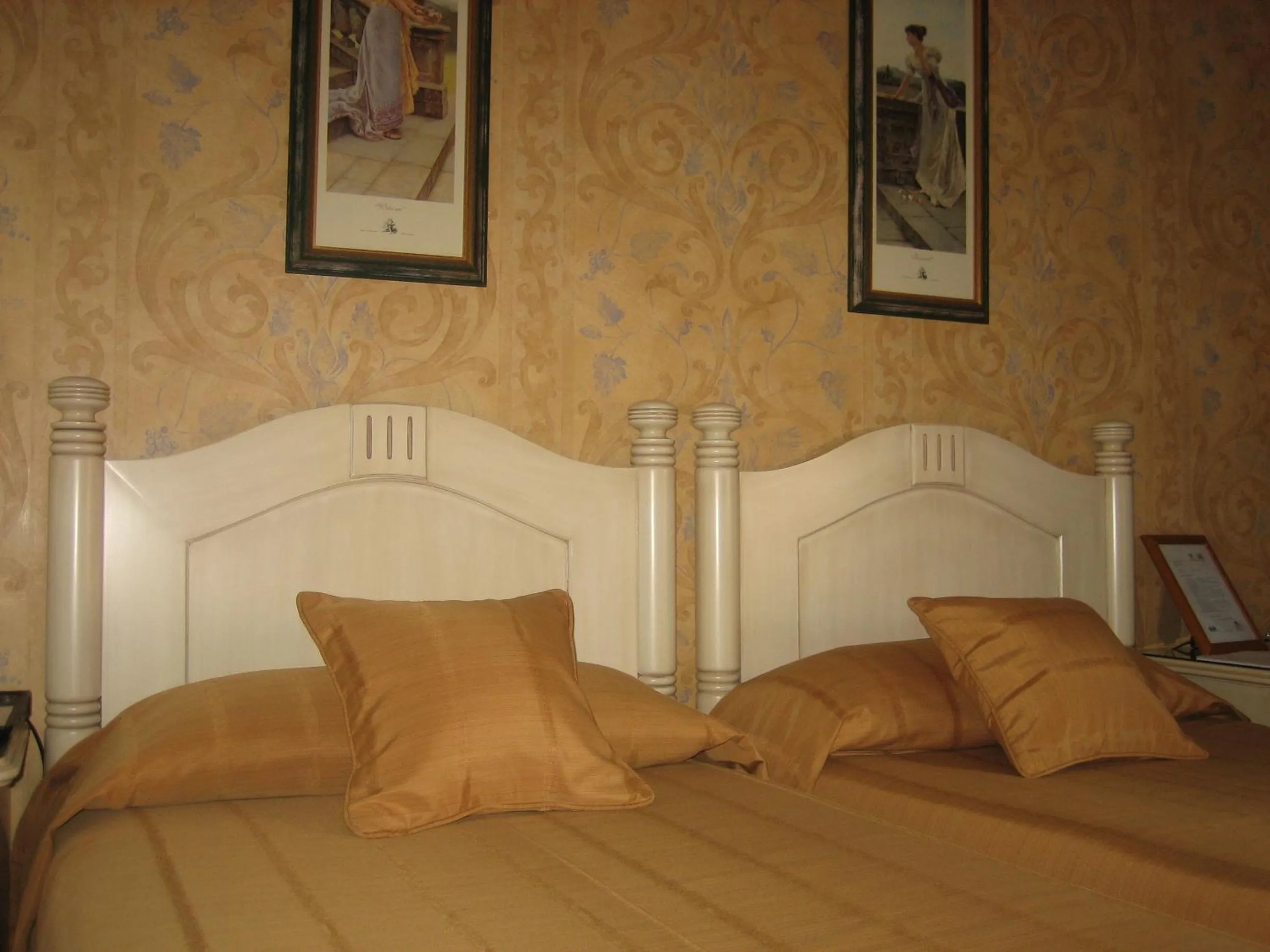 Bed in Hotel Santiago