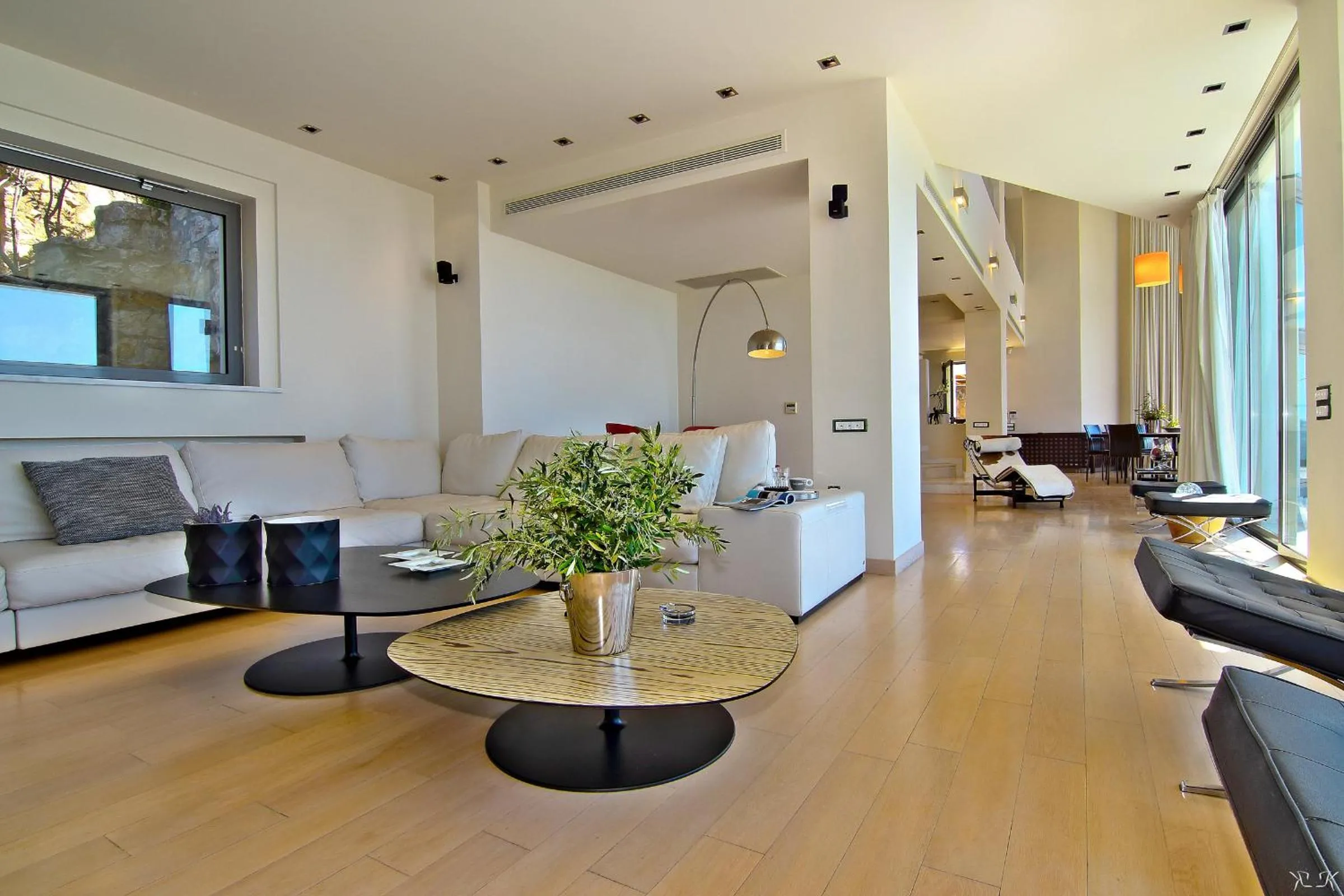 TV and multimedia in Villa TakeOff Saronida