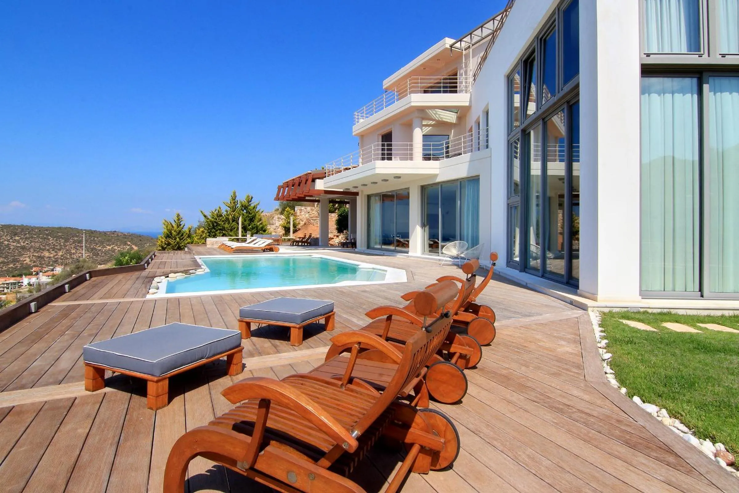 Patio in Villa TakeOff Saronida