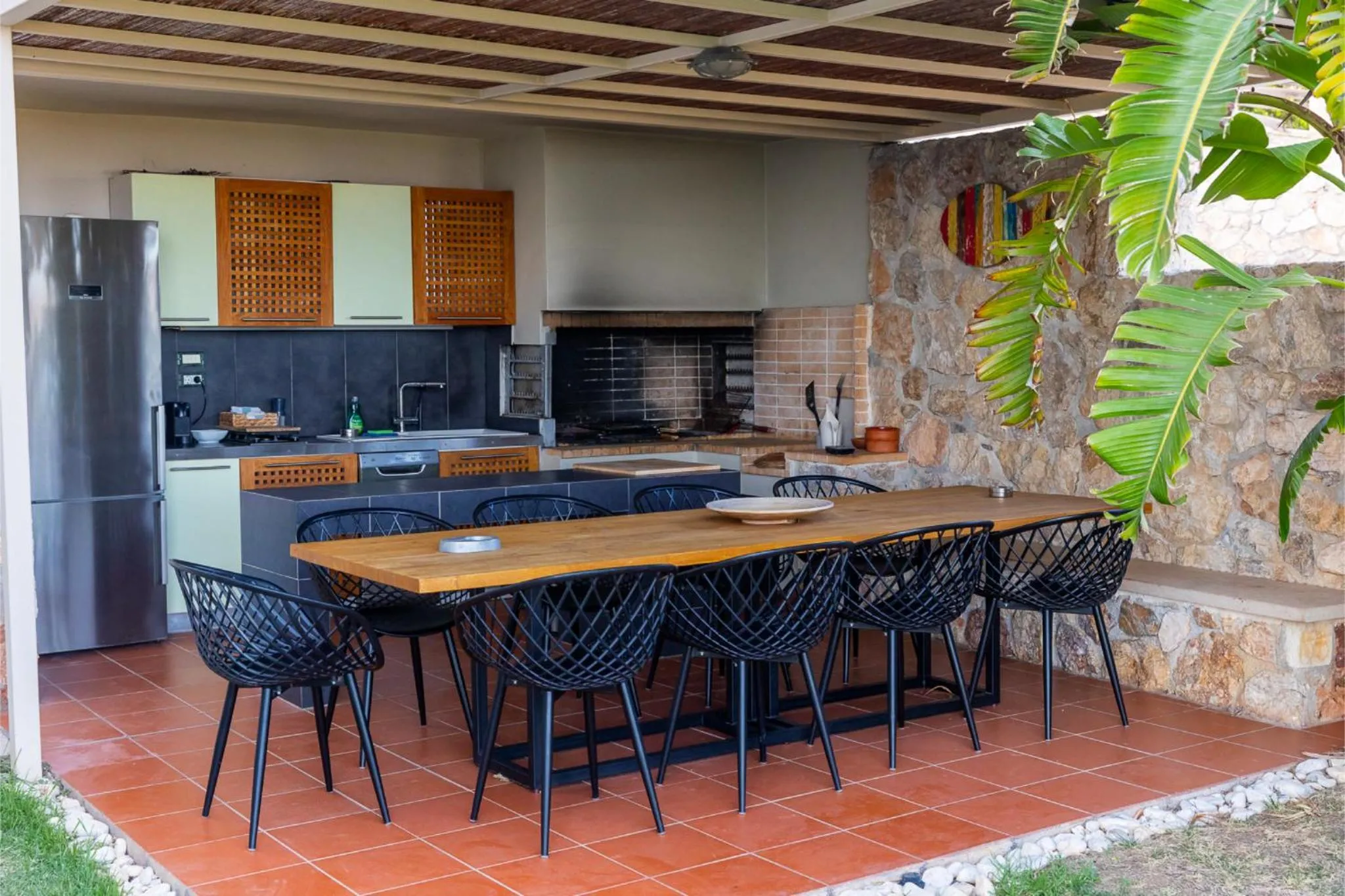 BBQ facilities in Villa TakeOff Saronida