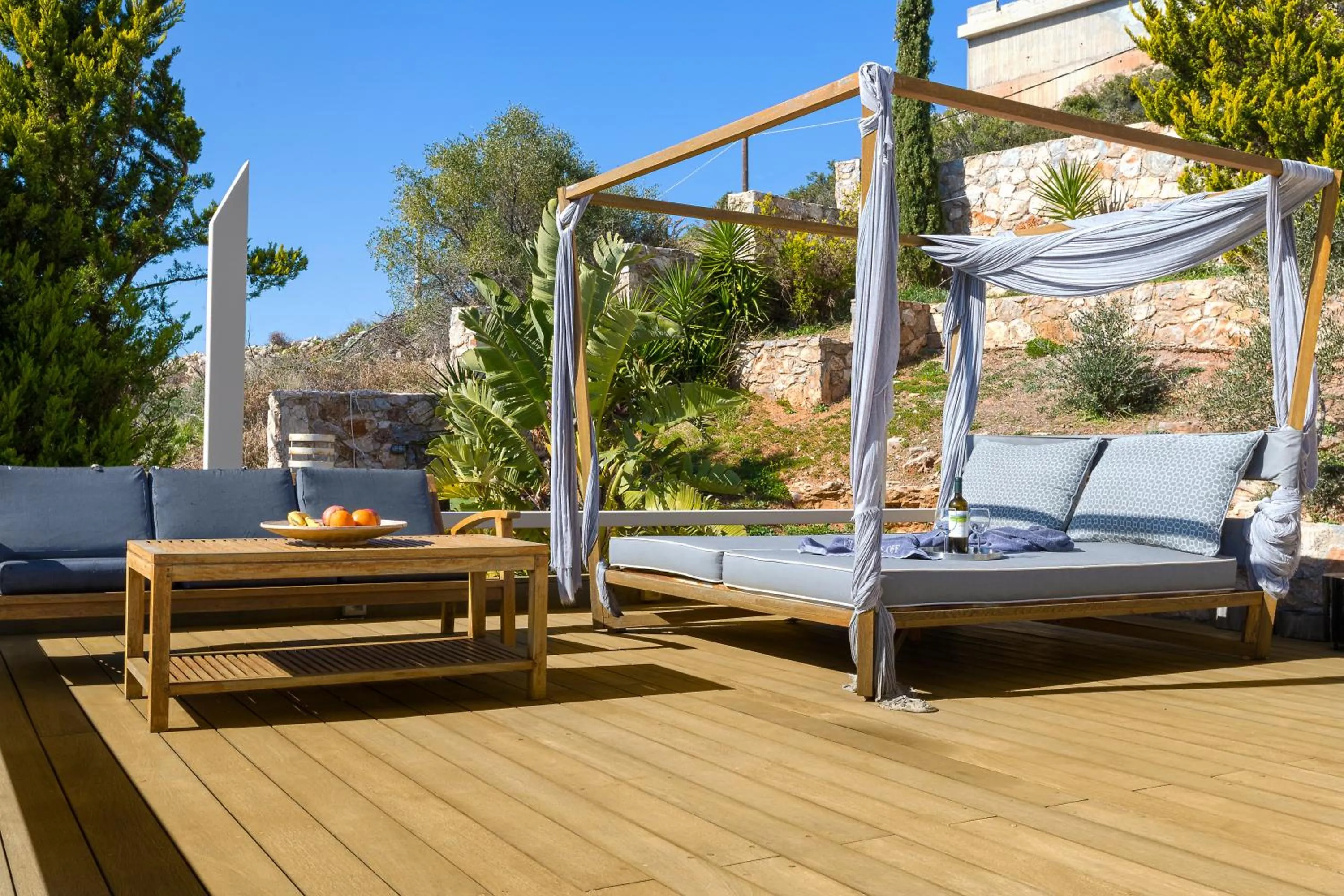 Lounge or bar in Villa TakeOff Saronida