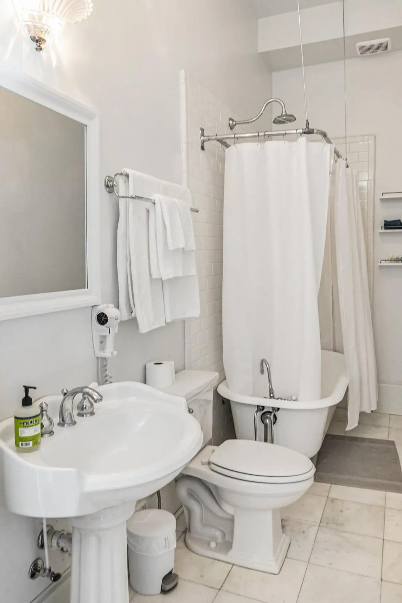 Bedroom in Hassinger Daniels Guest House Bedroom in Hassinger Daniels Guest House