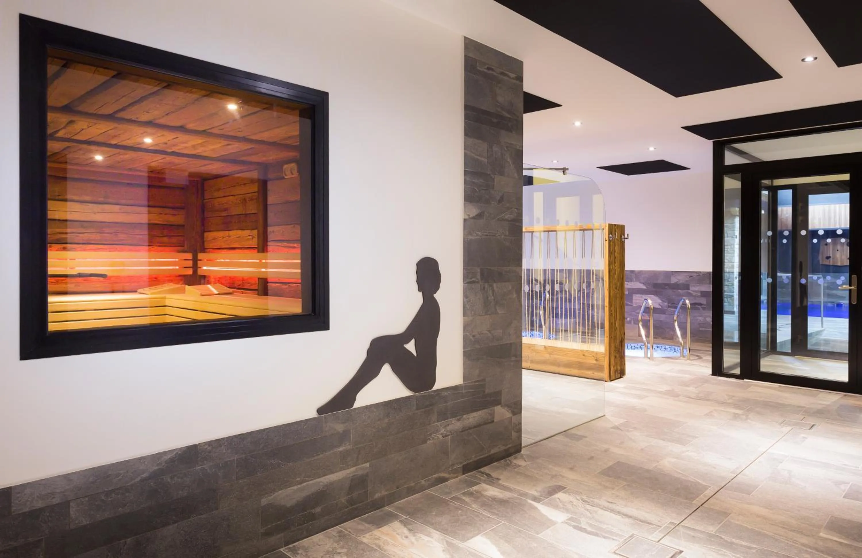 Hot Tub in Hôtel Saint Charles Val Cenis