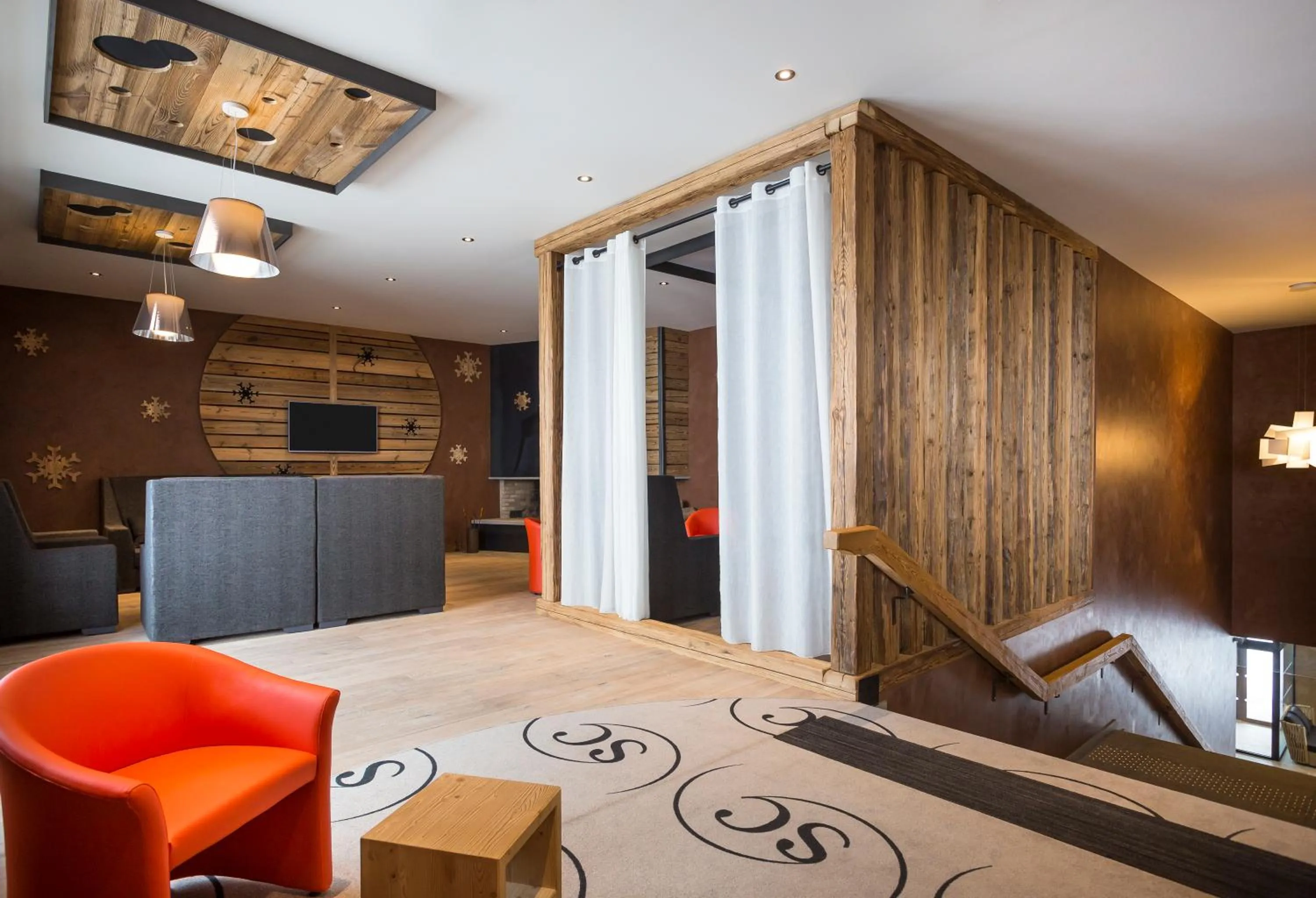 Lounge or bar, Bed in Hôtel Saint Charles Val Cenis