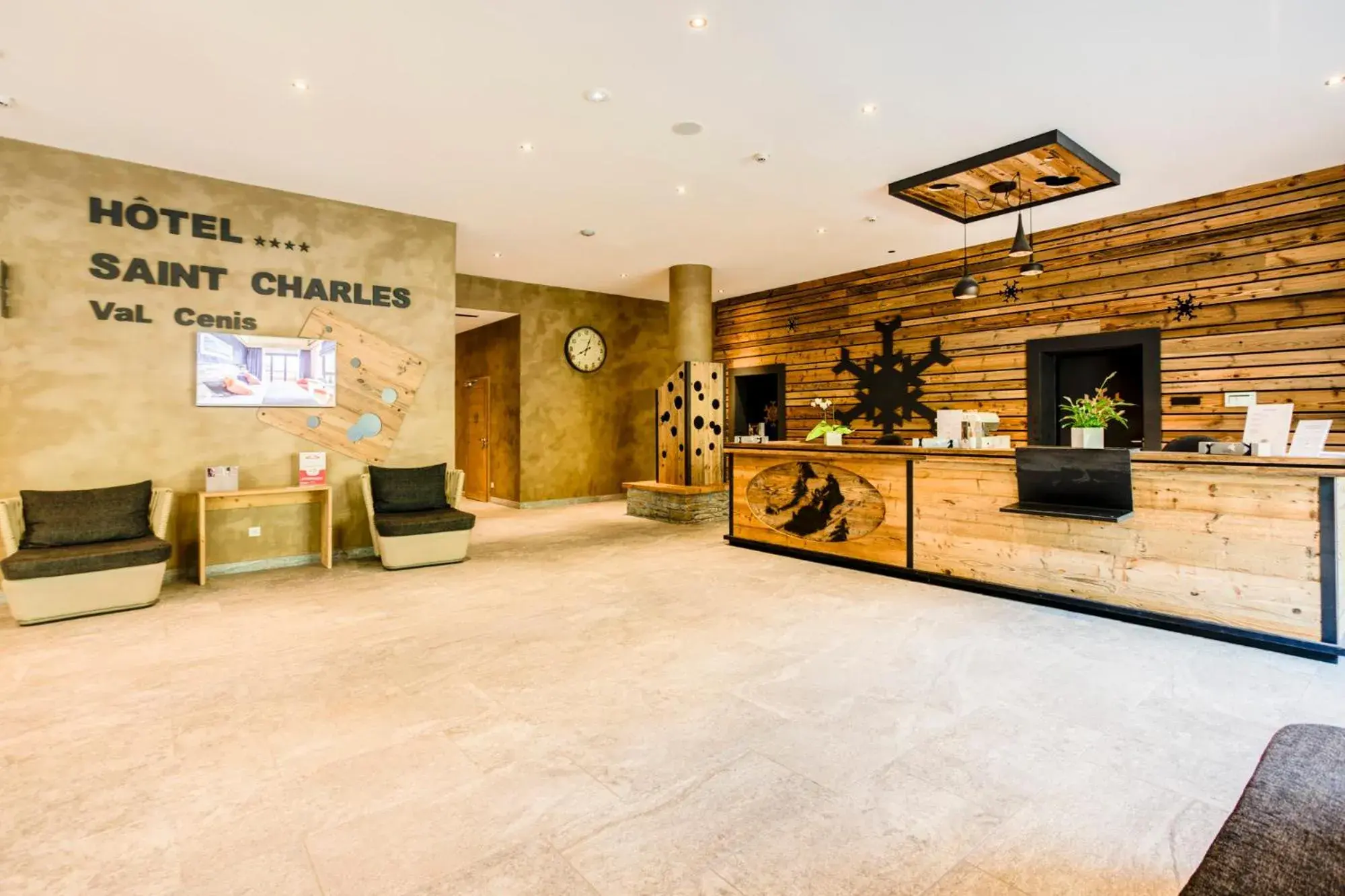 Lobby or reception in Hôtel Saint Charles Val Cenis Lobby or reception in Hôtel Saint Charles Val Cenis