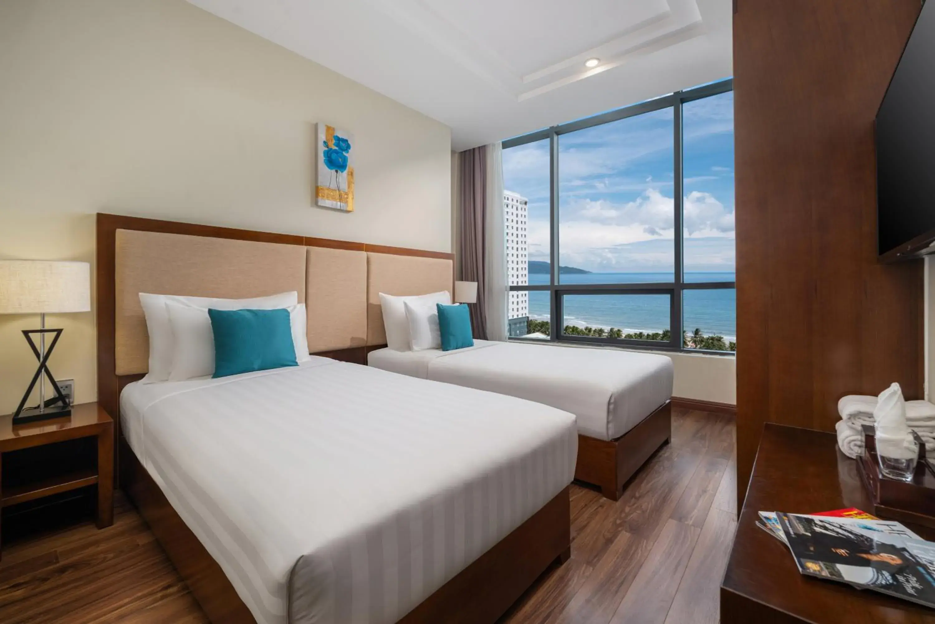 Superior Twin Room with Sea View in Avatar Danang Hotel Superior Twin Room with Sea View in Avatar Danang Hotel