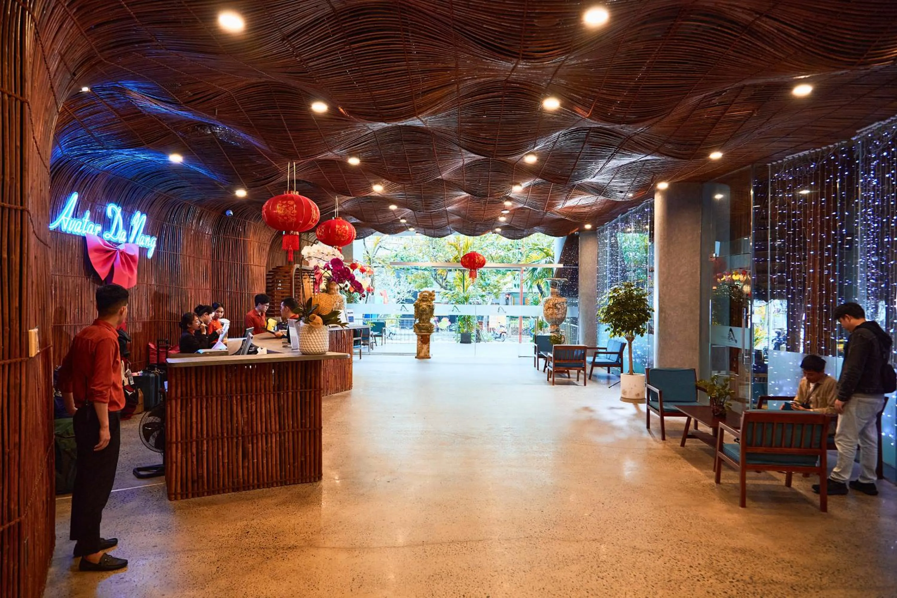 Restaurant/places to eat in Avatar Danang Hotel