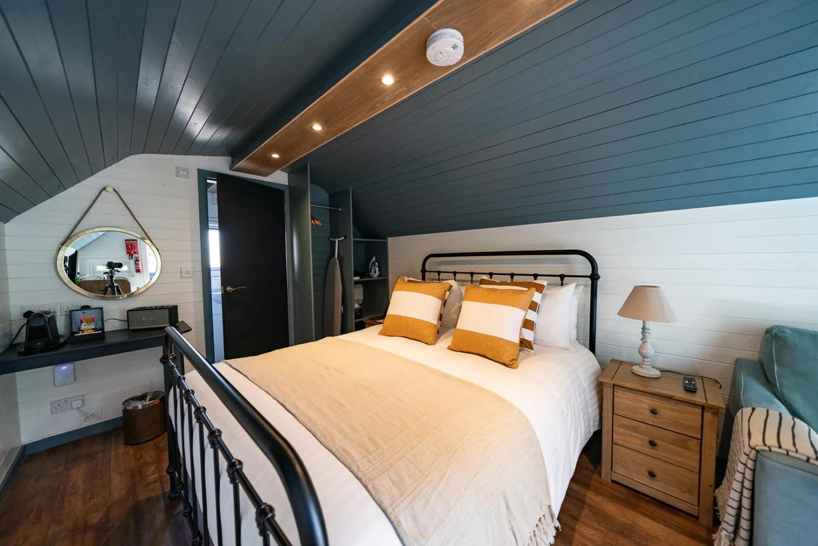 Bedroom, Bed in Tewinbury Farm Hotel