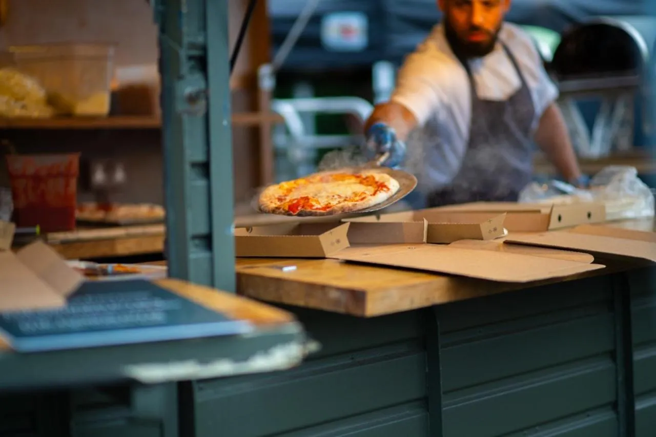 Restaurant/places to eat in Tewinbury Farm Hotel