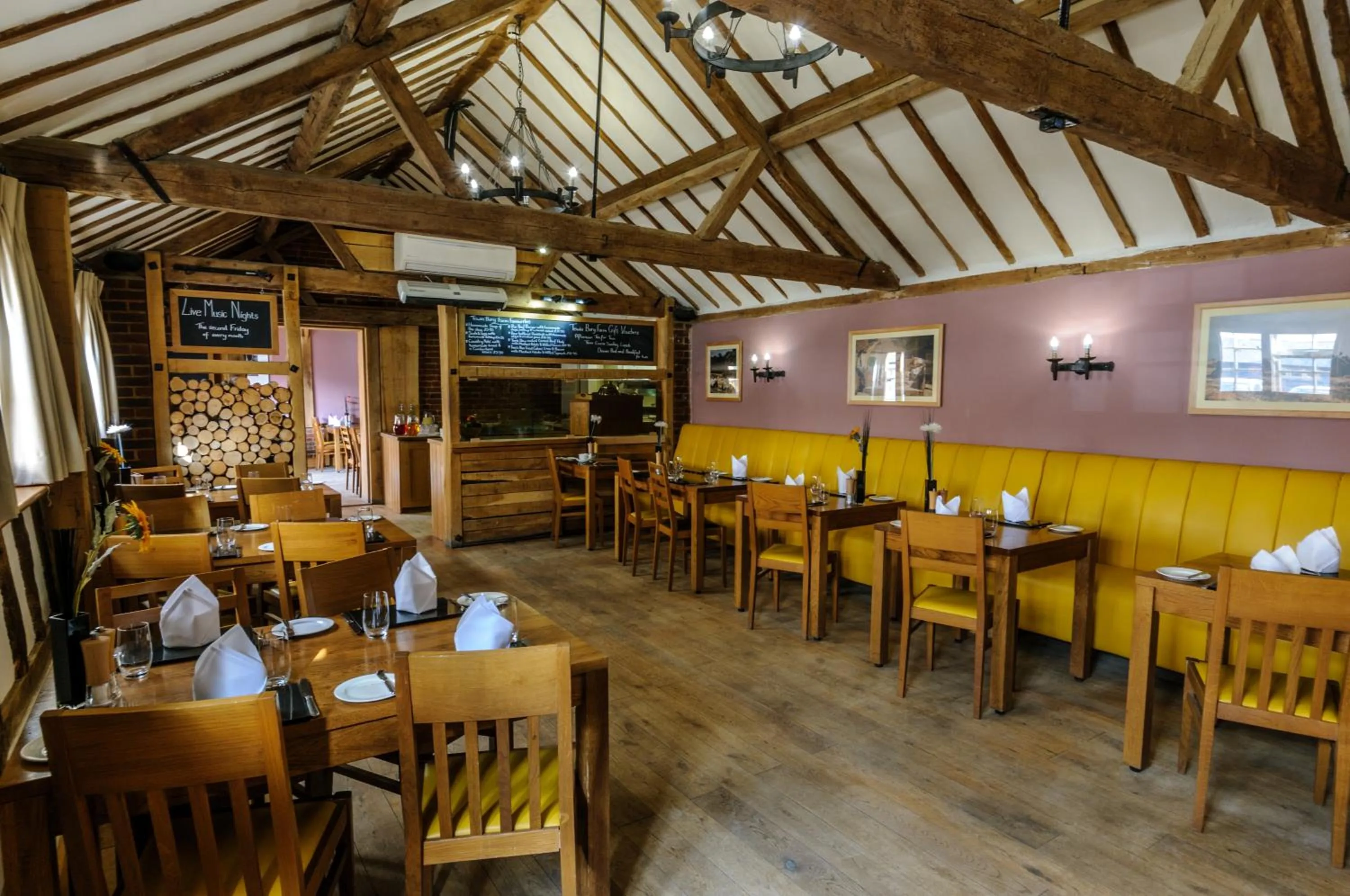 Restaurant/places to eat in Tewinbury Farm Hotel