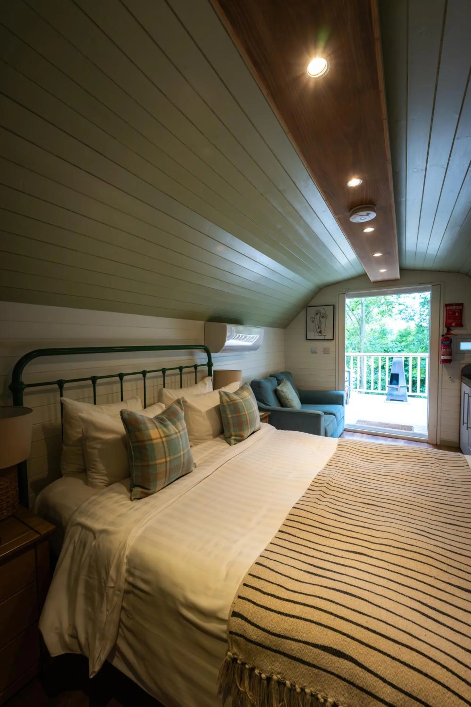 Bedroom, Bed in Tewinbury Farm Hotel
