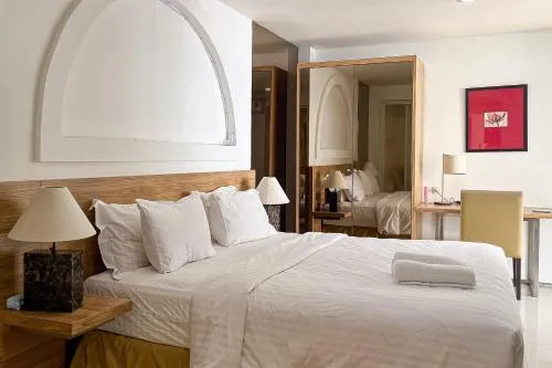 Green Leaf Villa - 1 Bedroom pool Villa with Minimum Stay 2 Nights