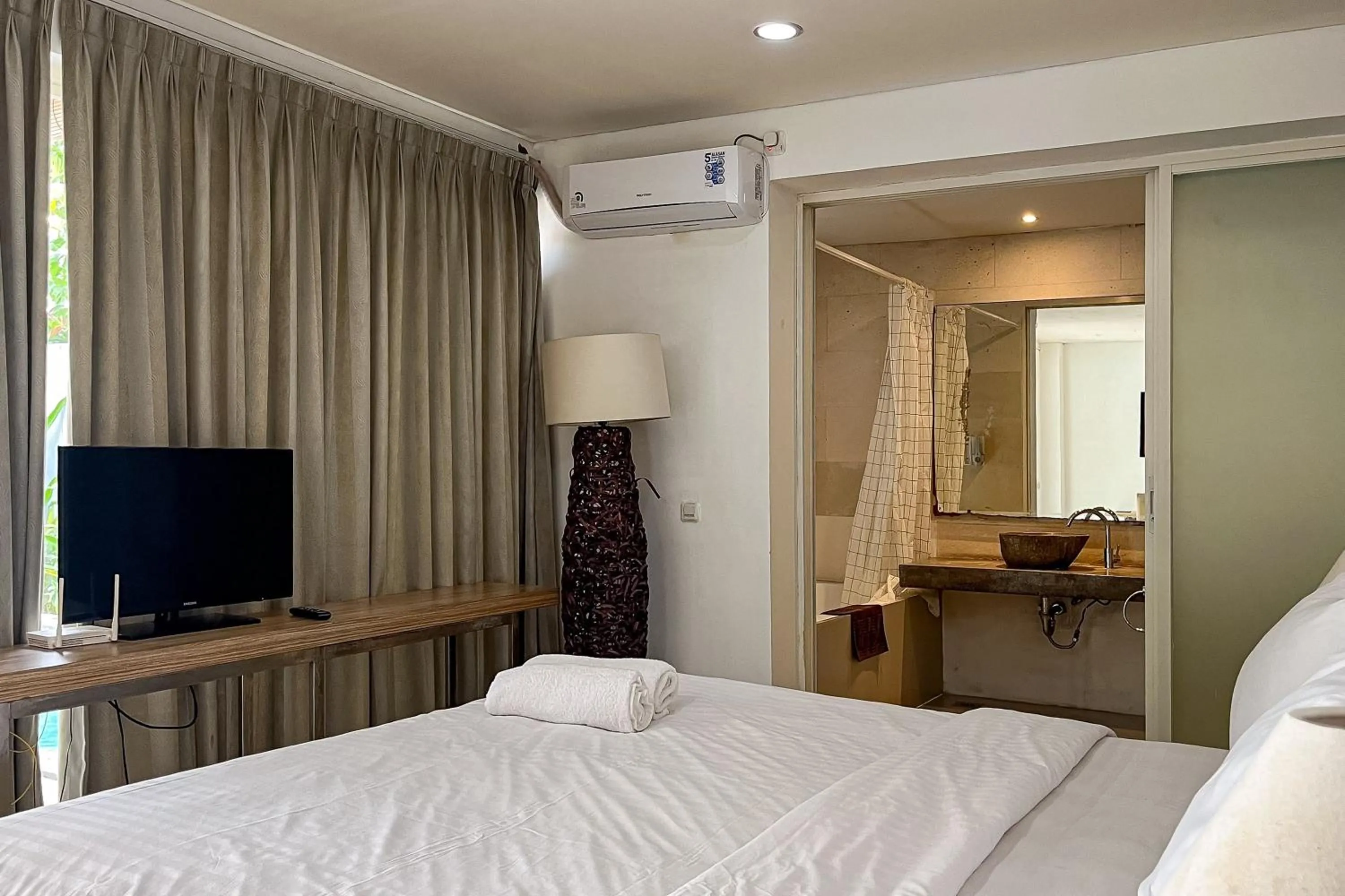 Bedroom, Bed in Green Leaf Villa - 1 Bedroom pool Villa with Minimum Stay 2 Nights