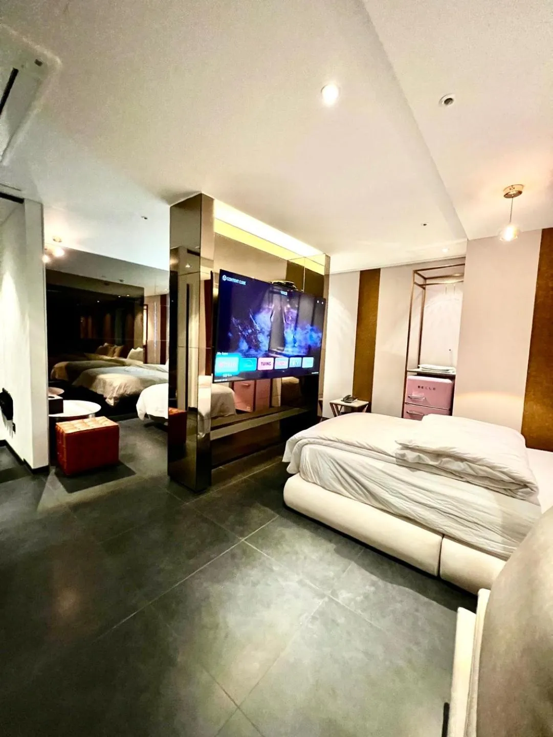 Bed in Yeoksam Lumiere Hotel