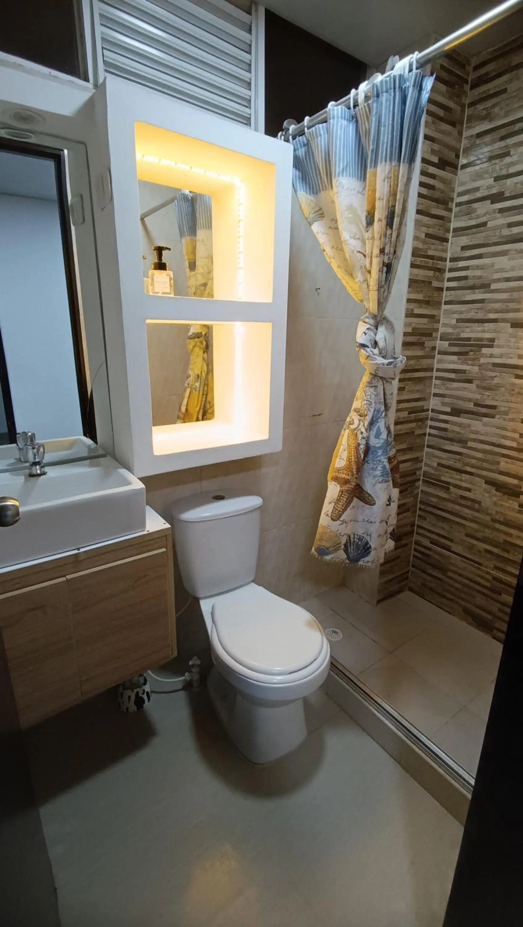 Shower in Hotel Blue