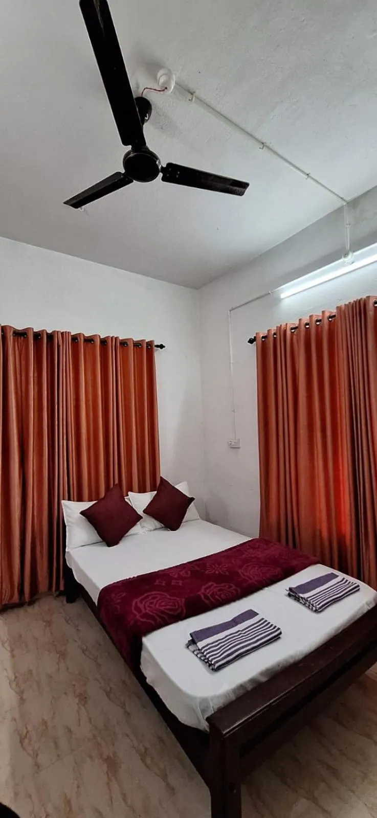 Bed in Holiday Apartments & Homestay