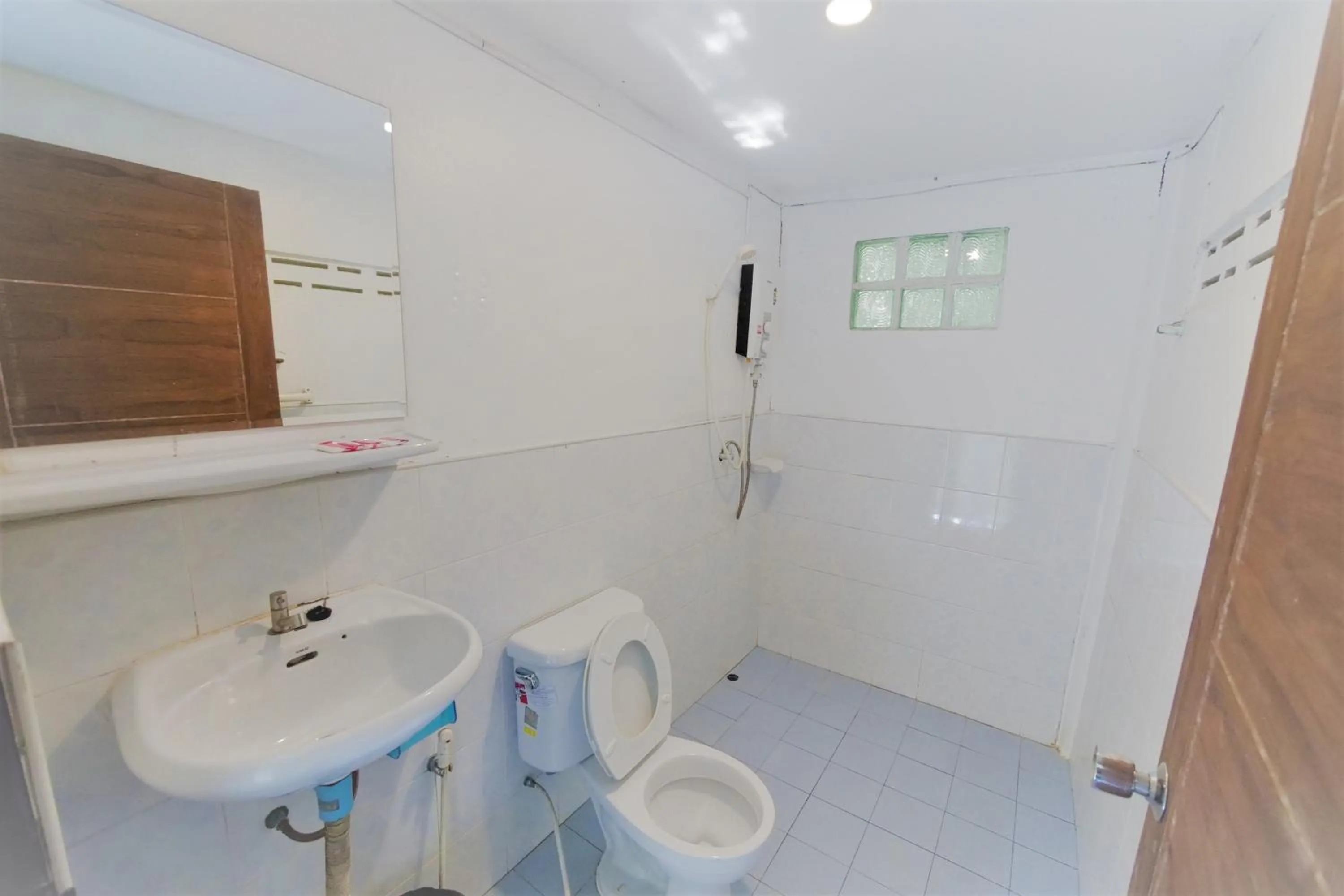 Shower in Poseidon Bungalows