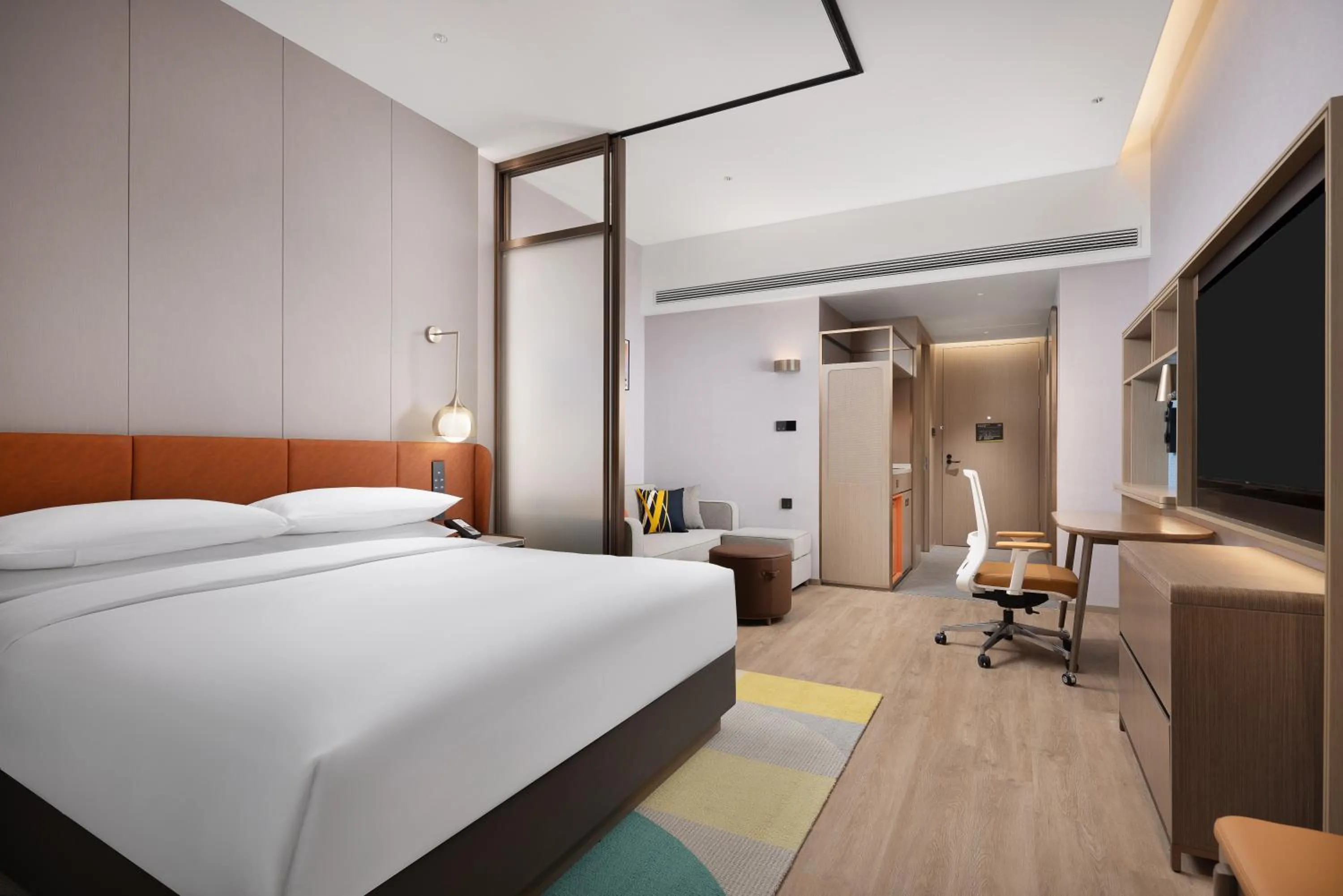 Photo of the whole room, Bed in Home2 Suite by Hilton Fuyang Taihe